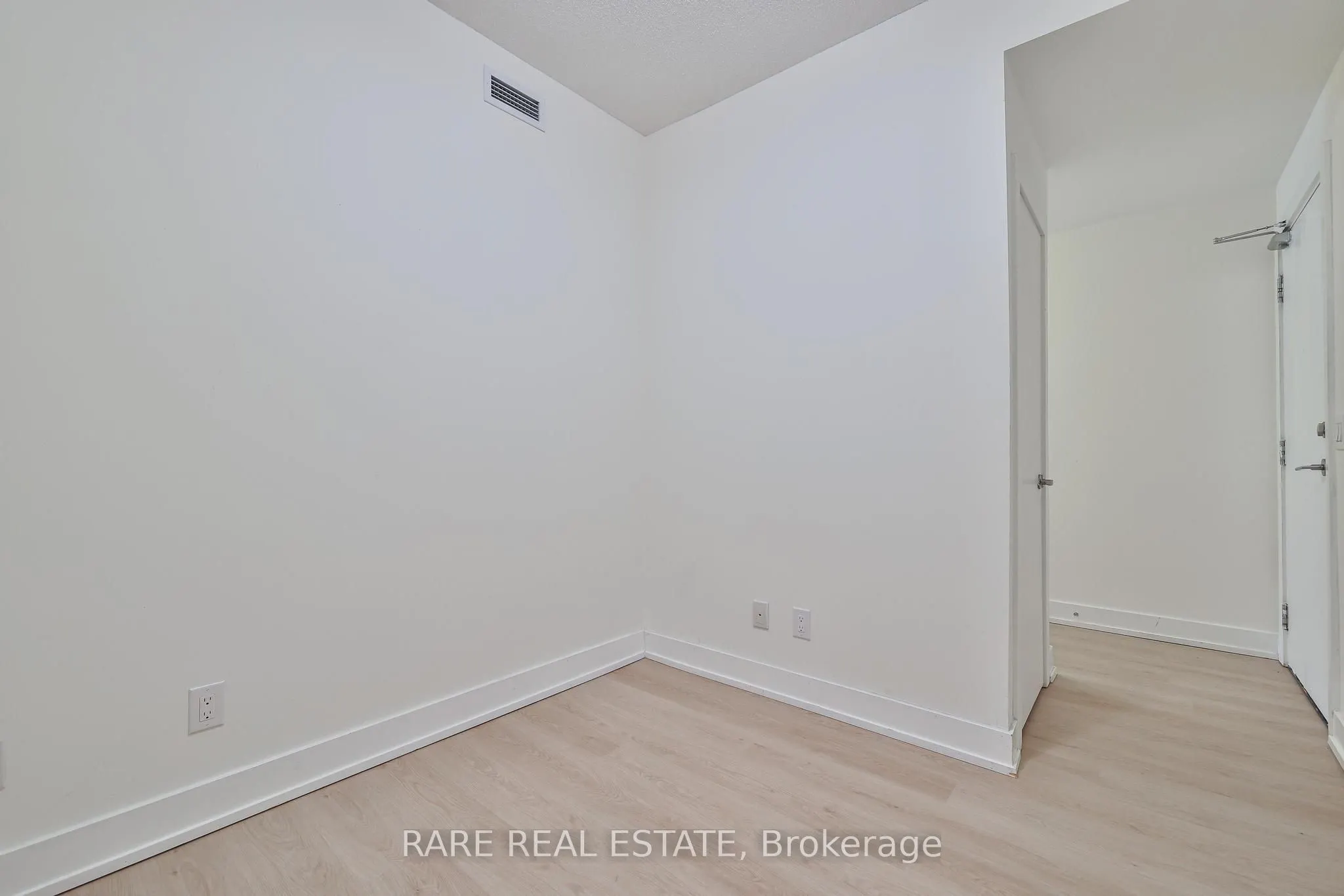 1638 Bloor Street W #607