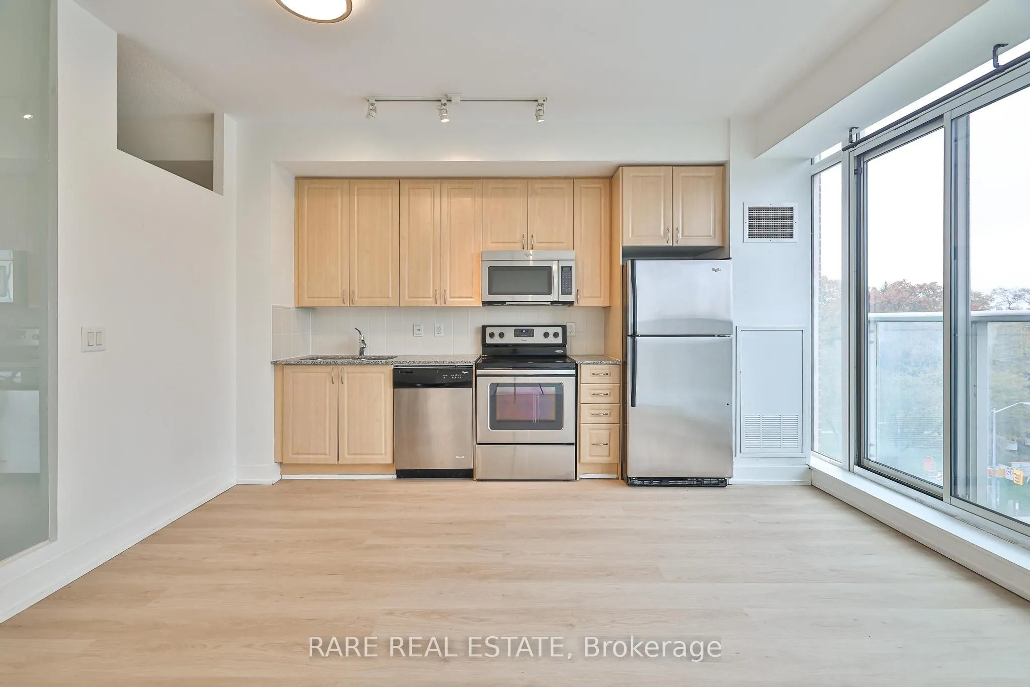 1638 Bloor Street W #607