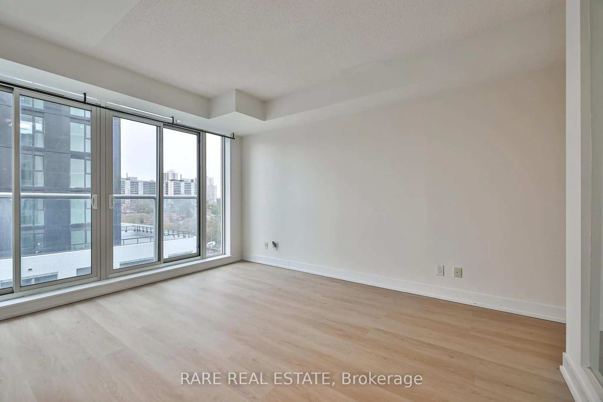 1638 Bloor Street W #607