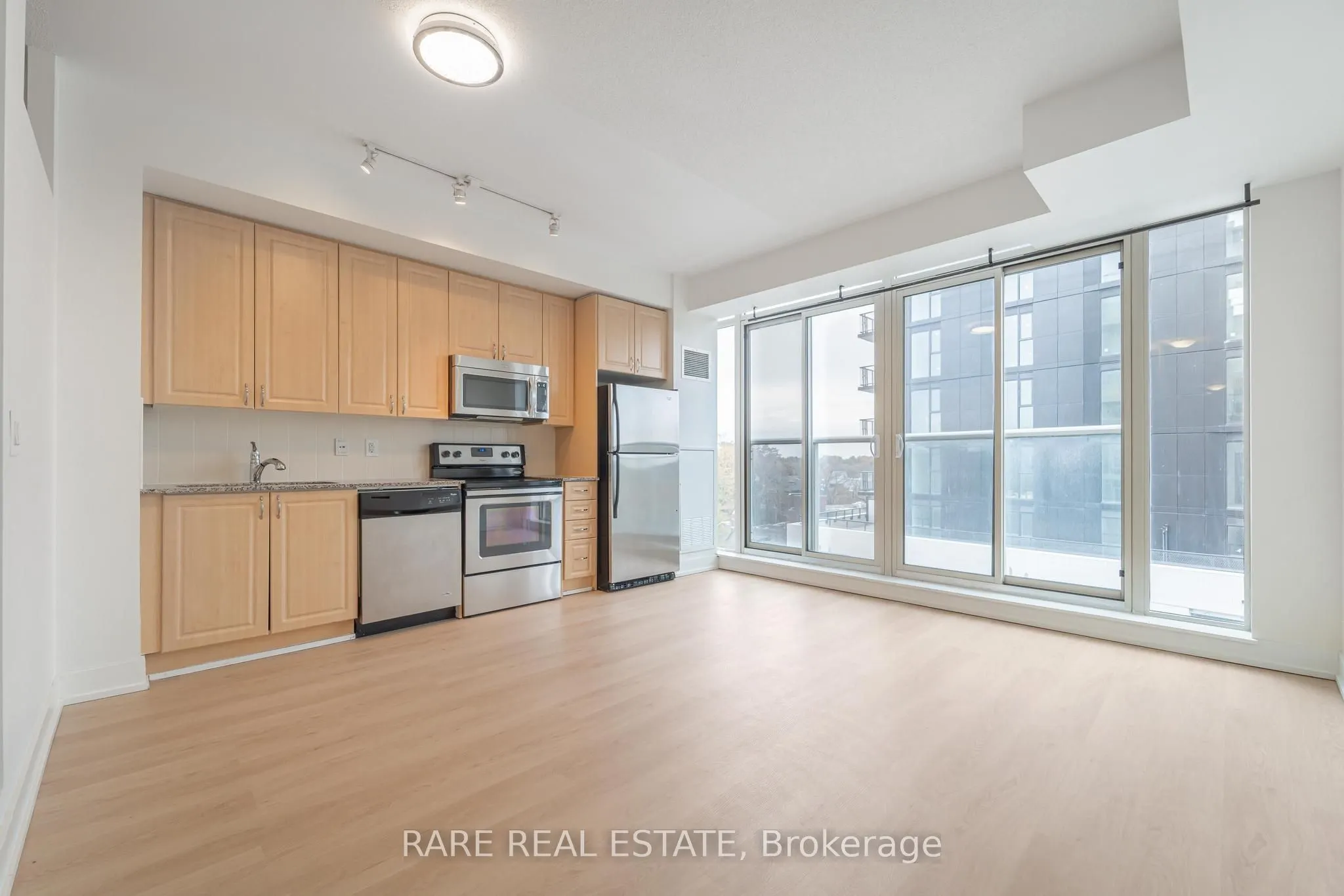 1638 Bloor Street W #607