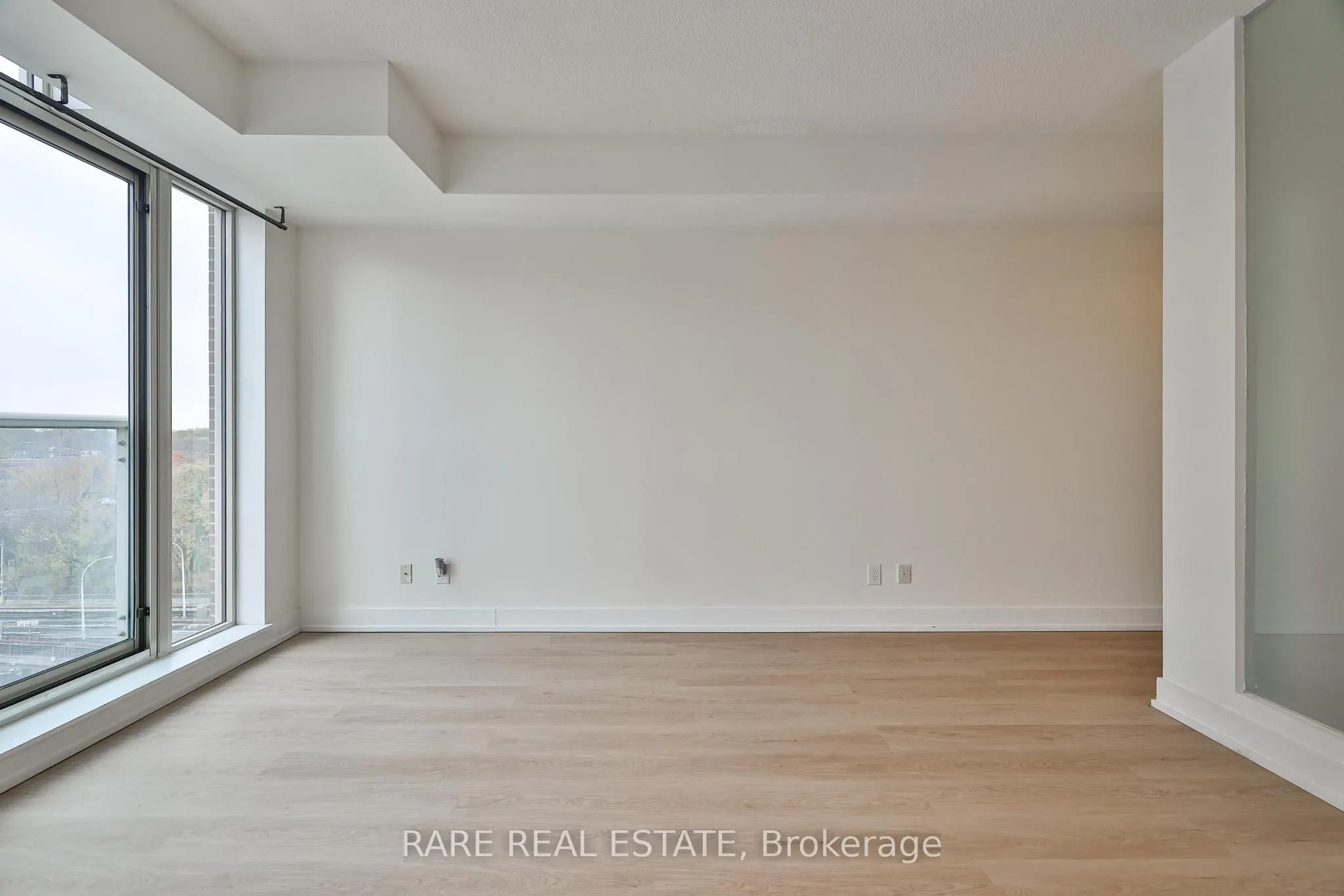 1638 Bloor Street W #607