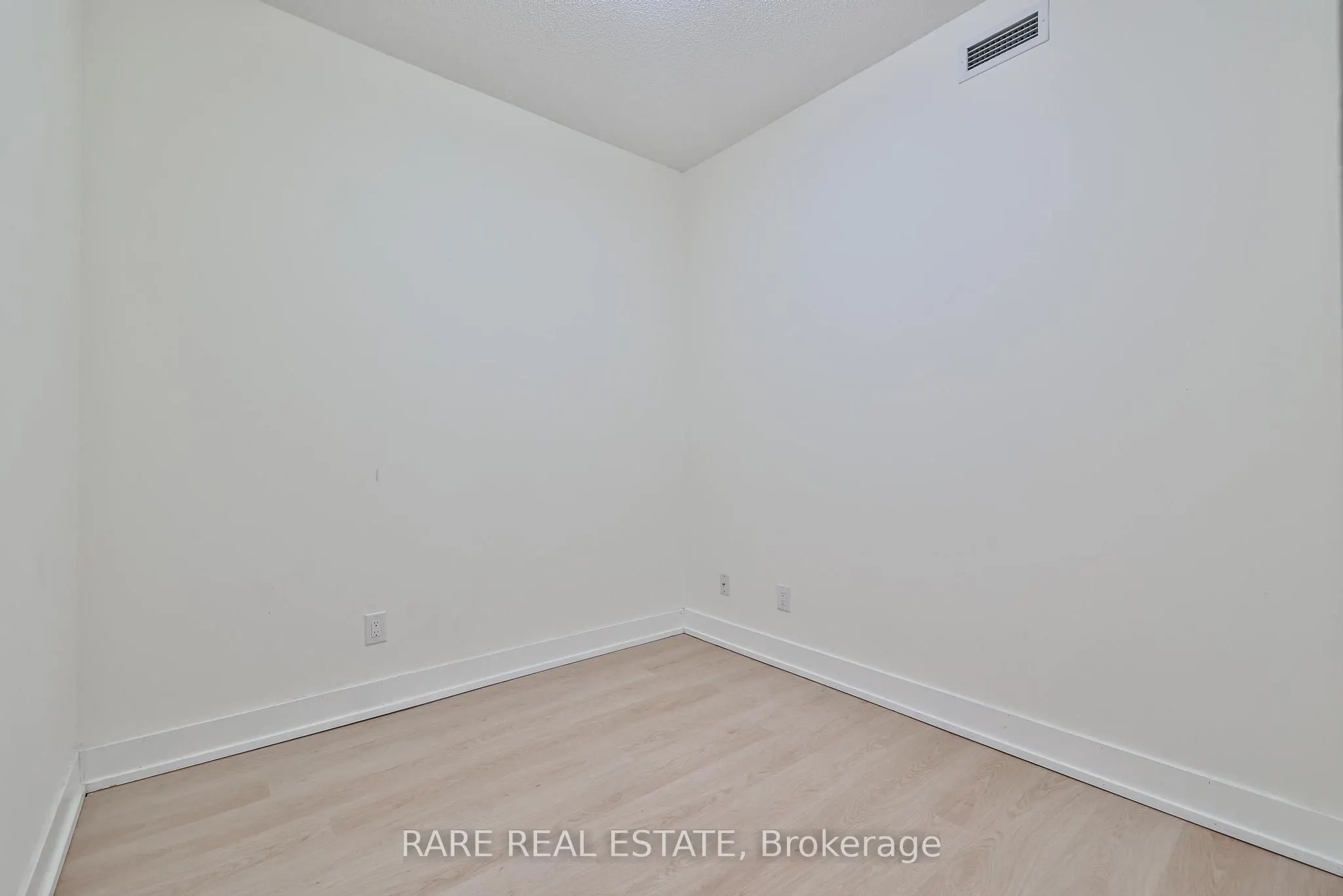 1638 Bloor Street W #607
