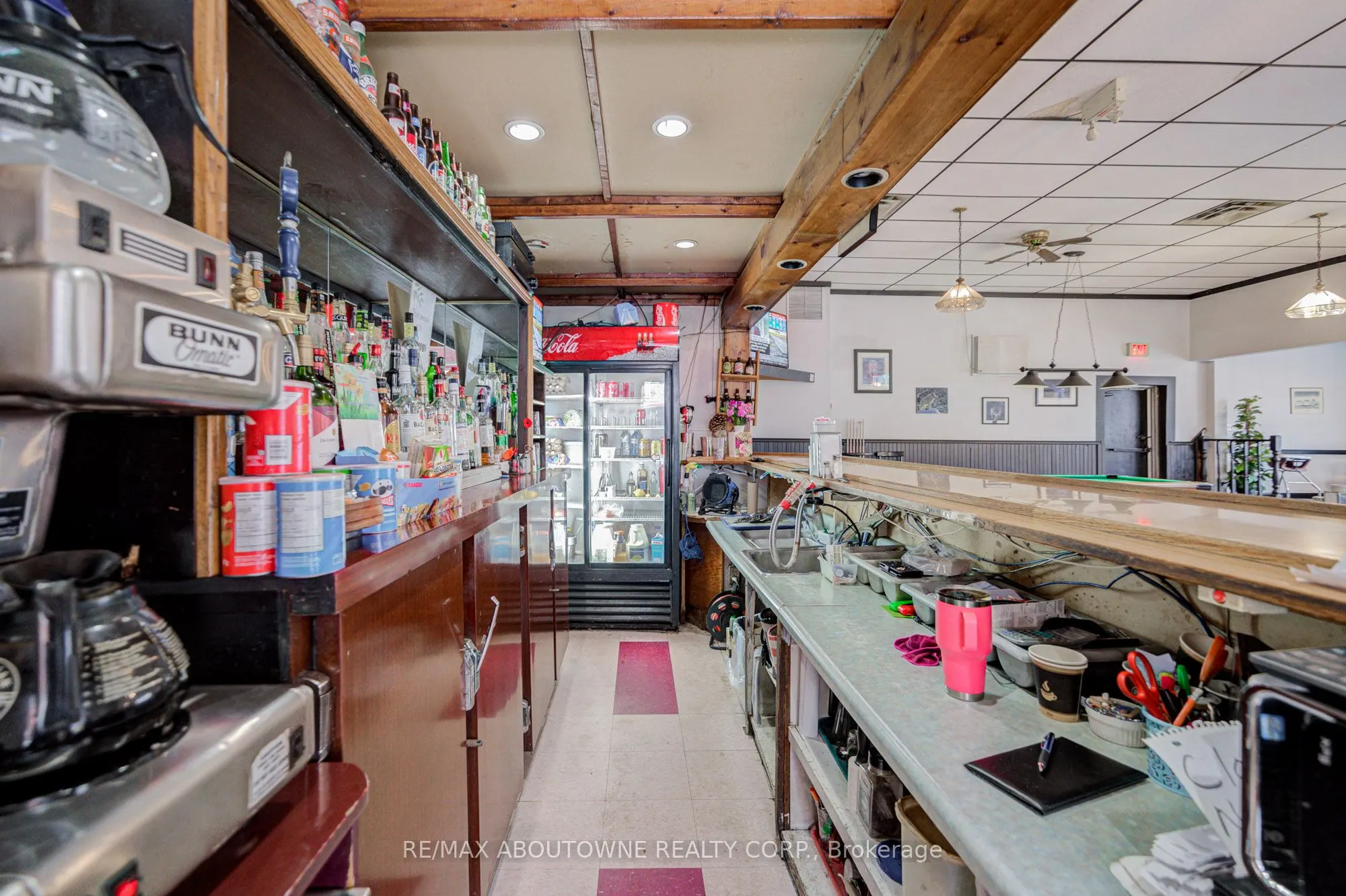 28 Mill Street E