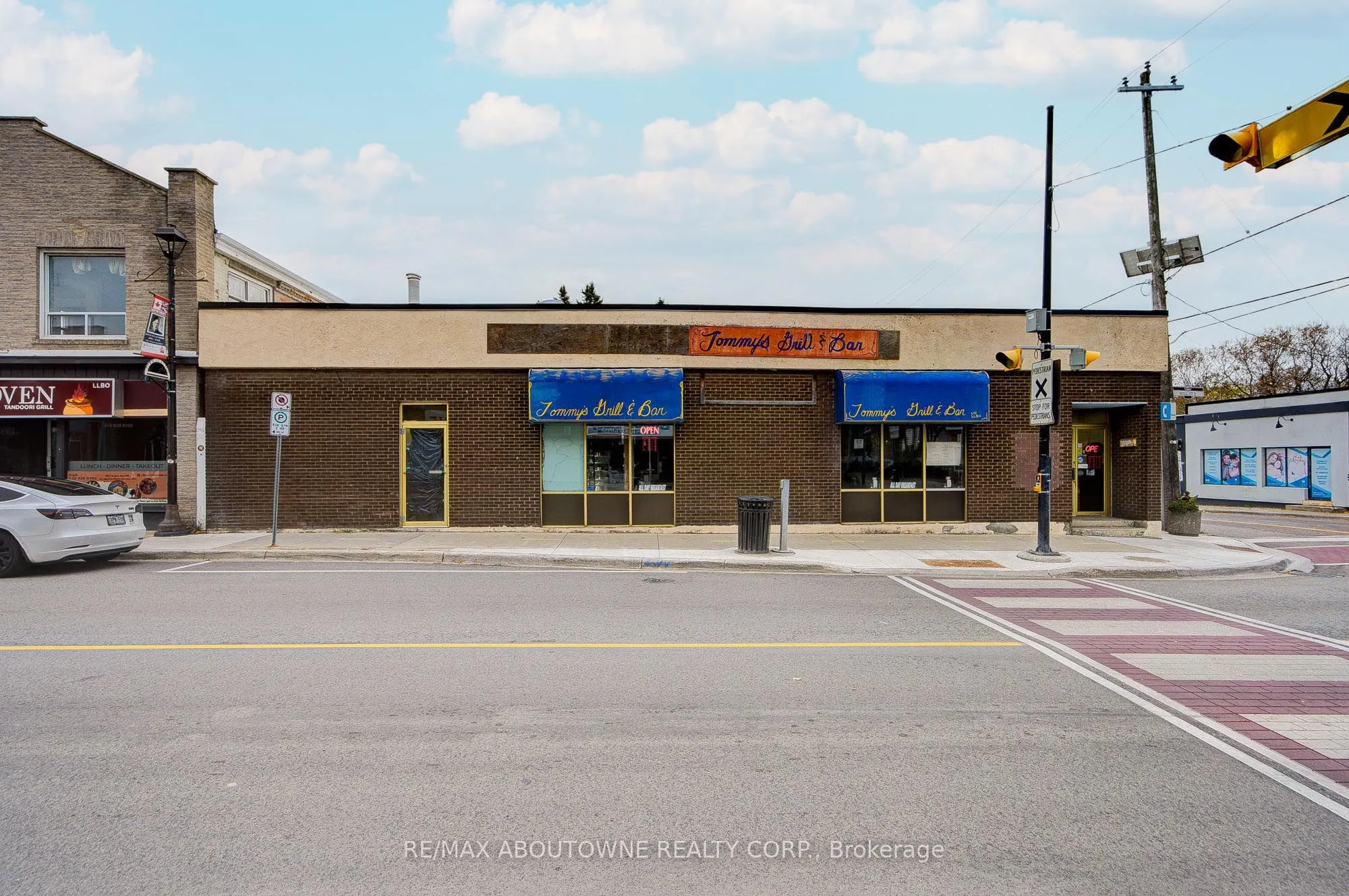 28 Mill Street E