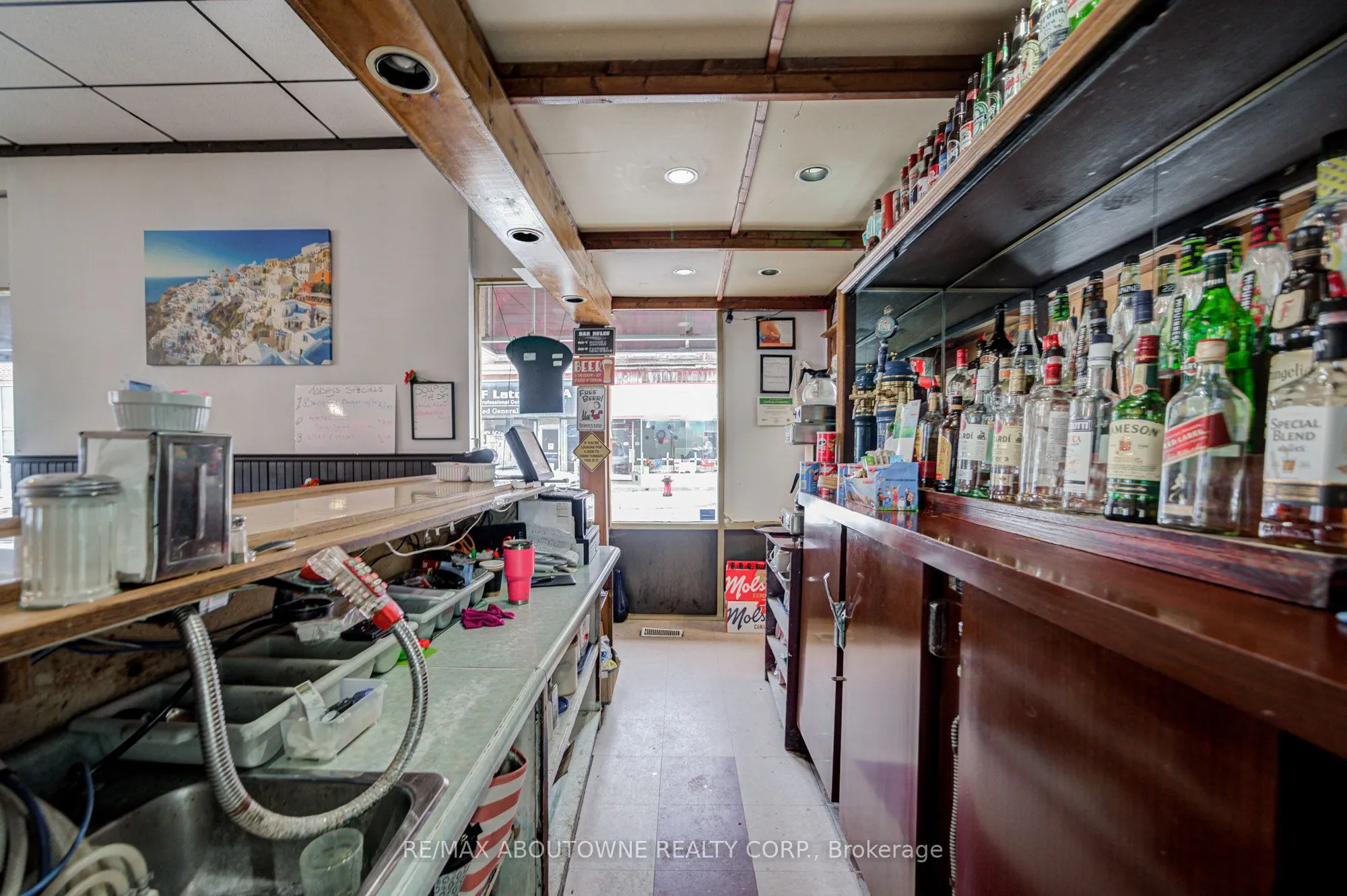 28 Mill Street E