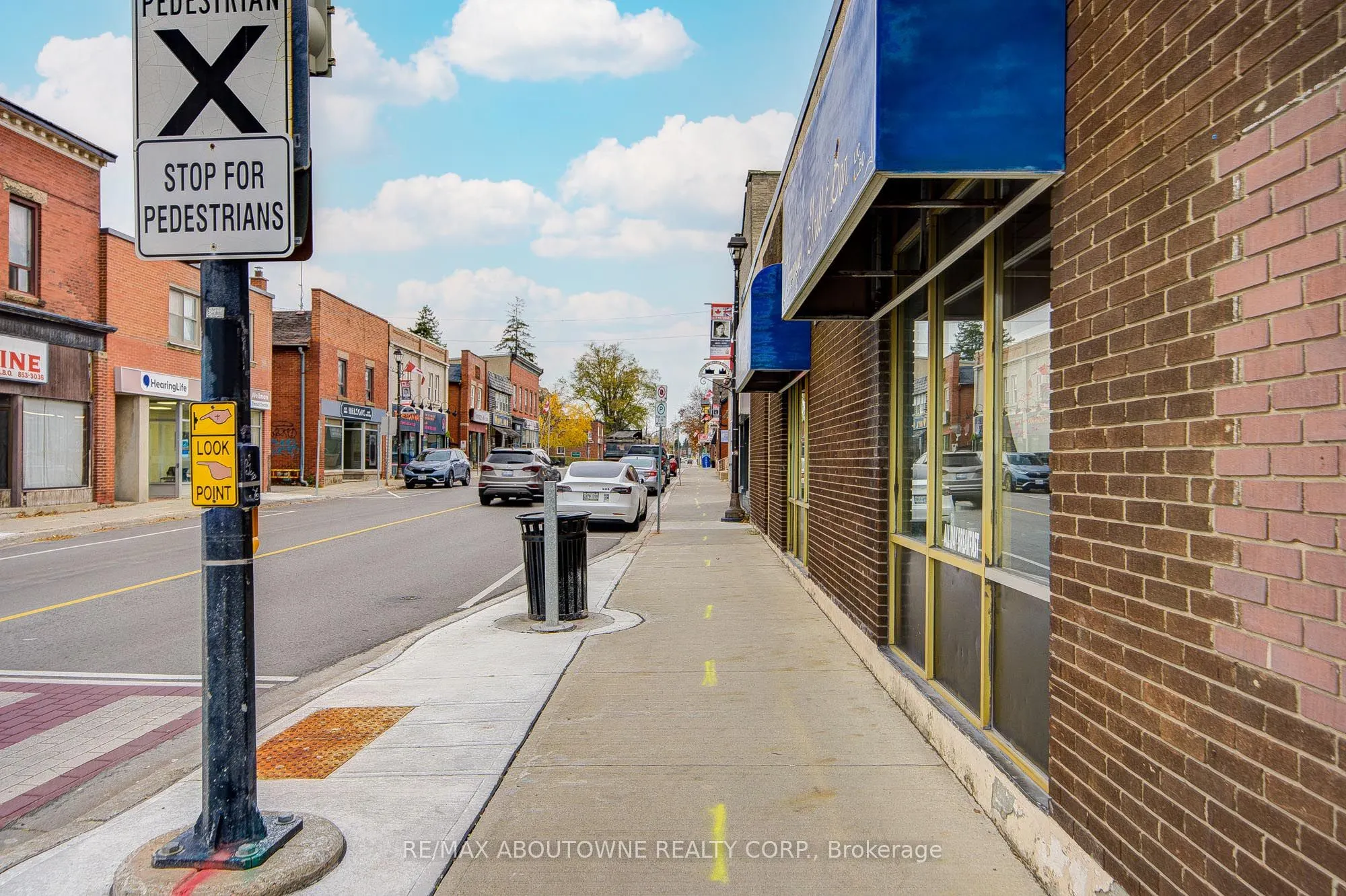 28 Mill Street E