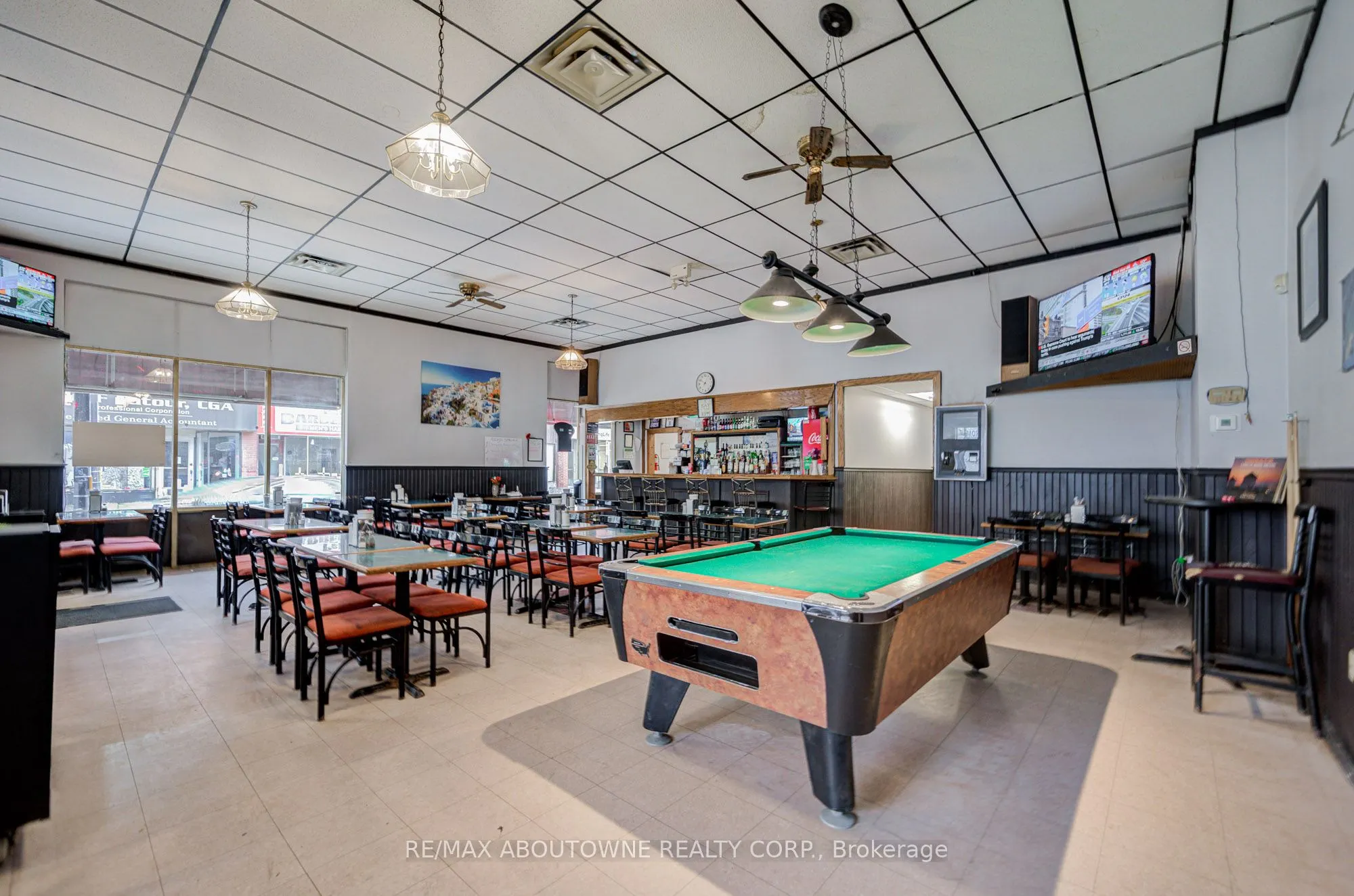 28 Mill Street E