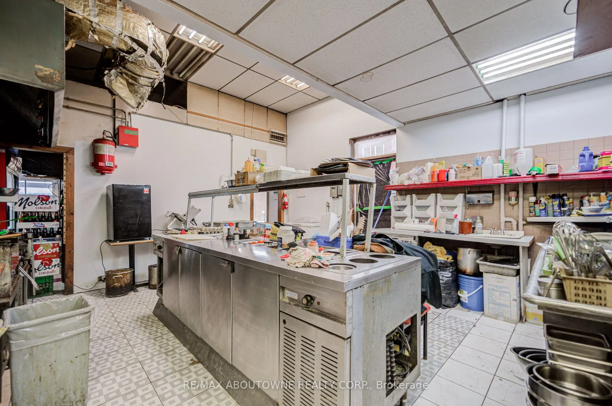28 Mill Street E