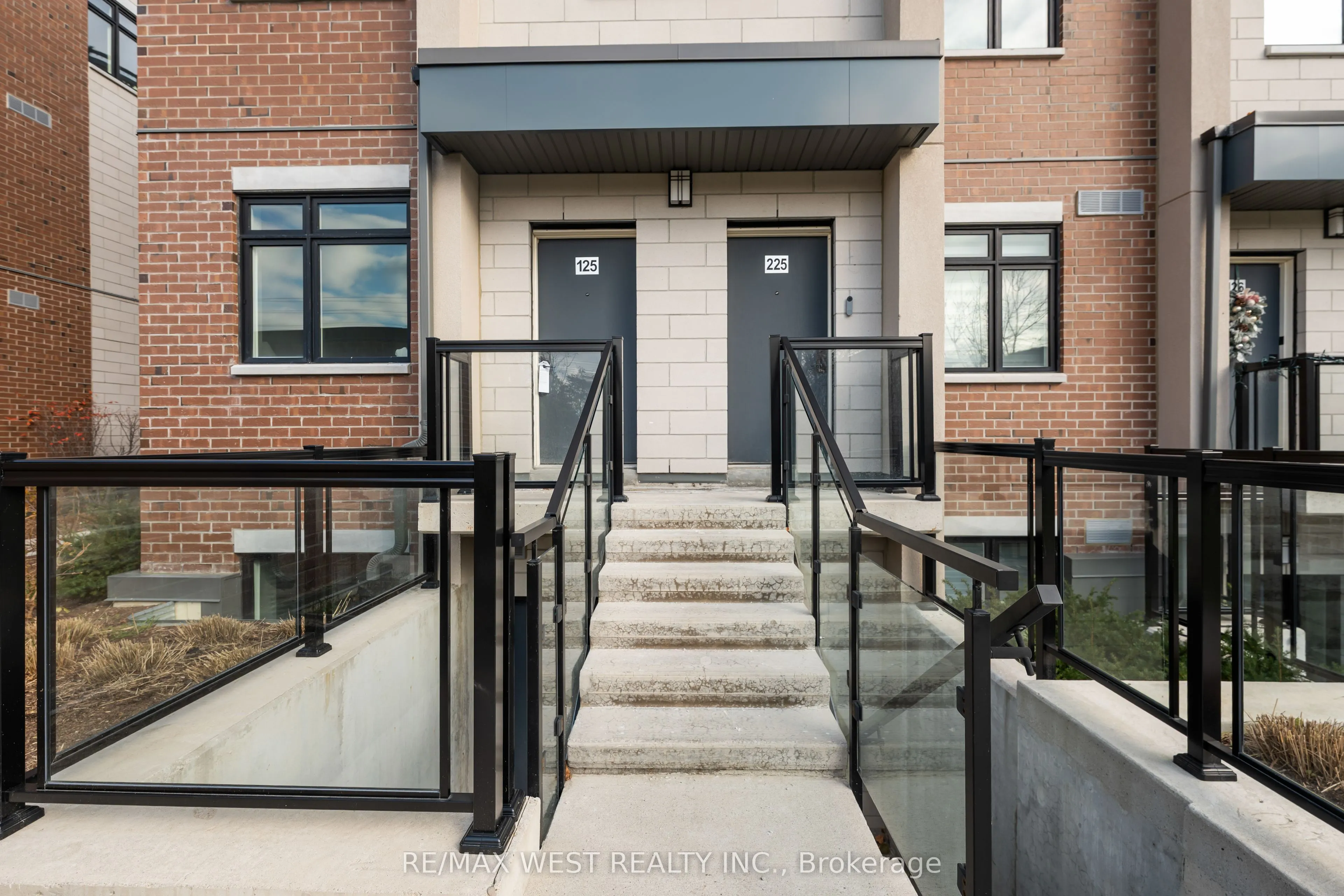 1062 Douglas McCurdy Common #25