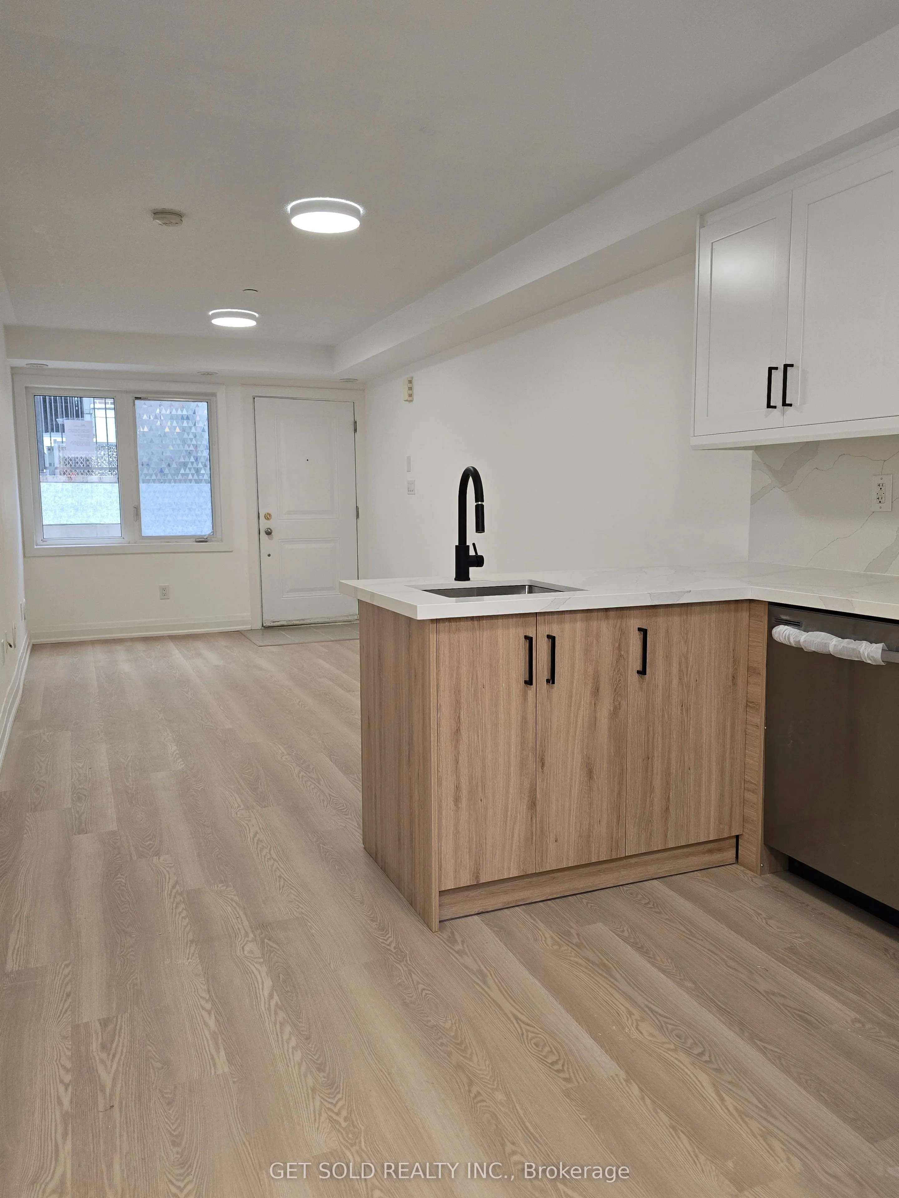 8 Drummond Street #421