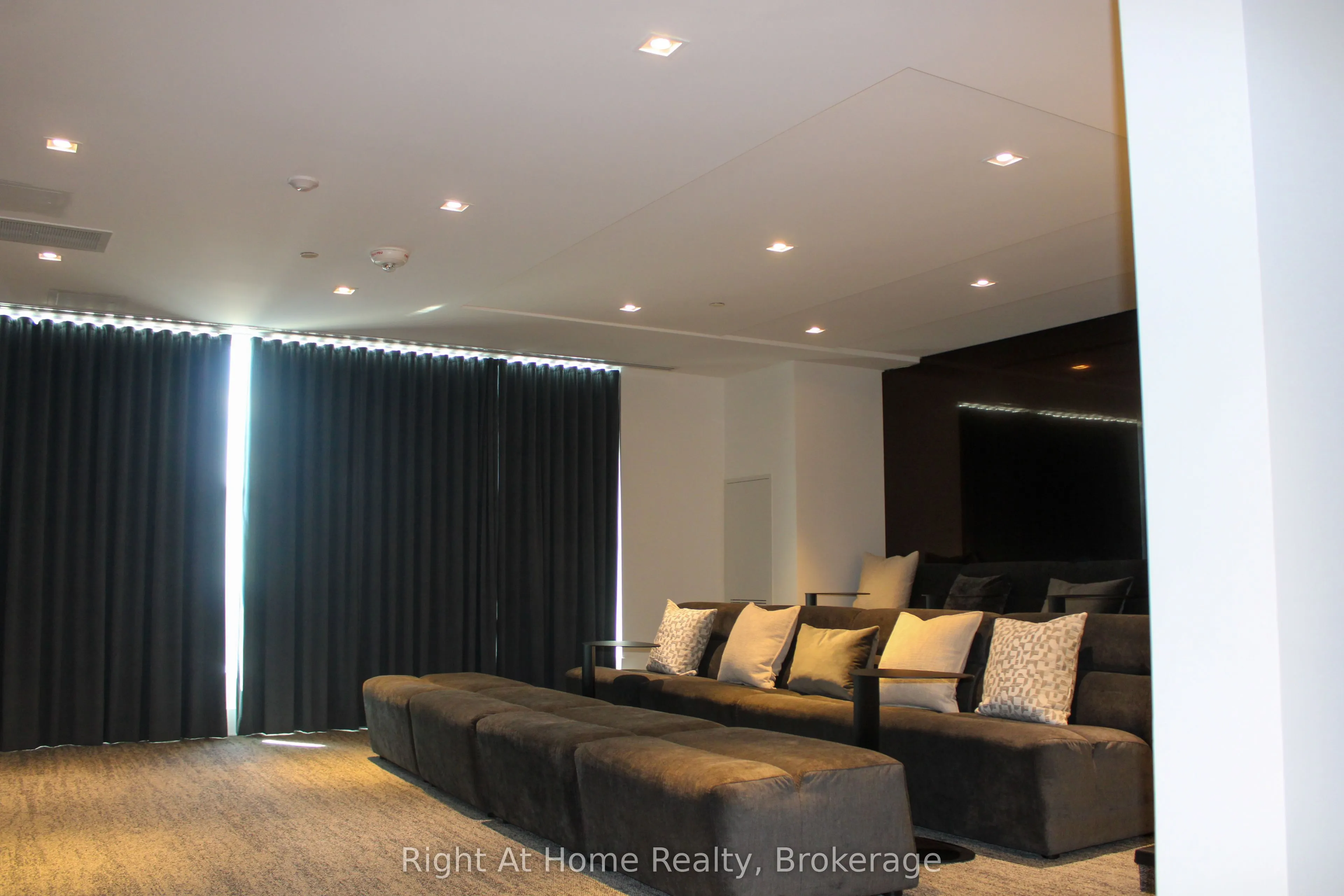 2489 Taunton Road #815