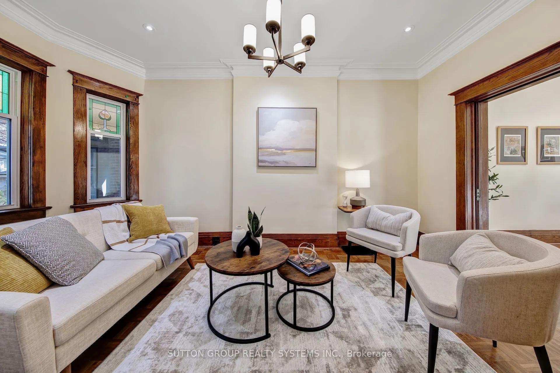 13 Evelyn Crescent