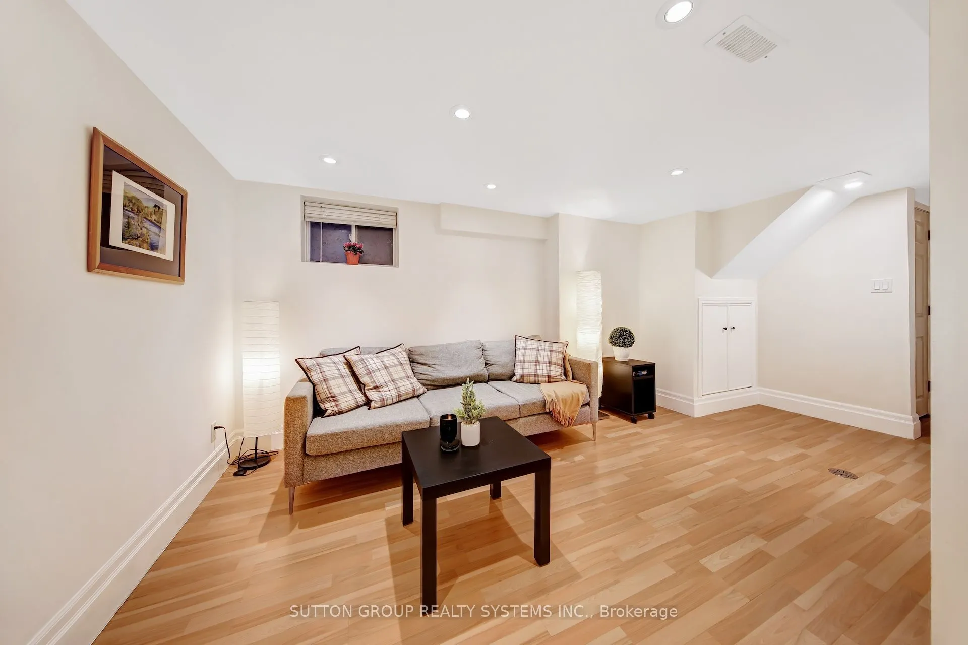 13 Evelyn Crescent