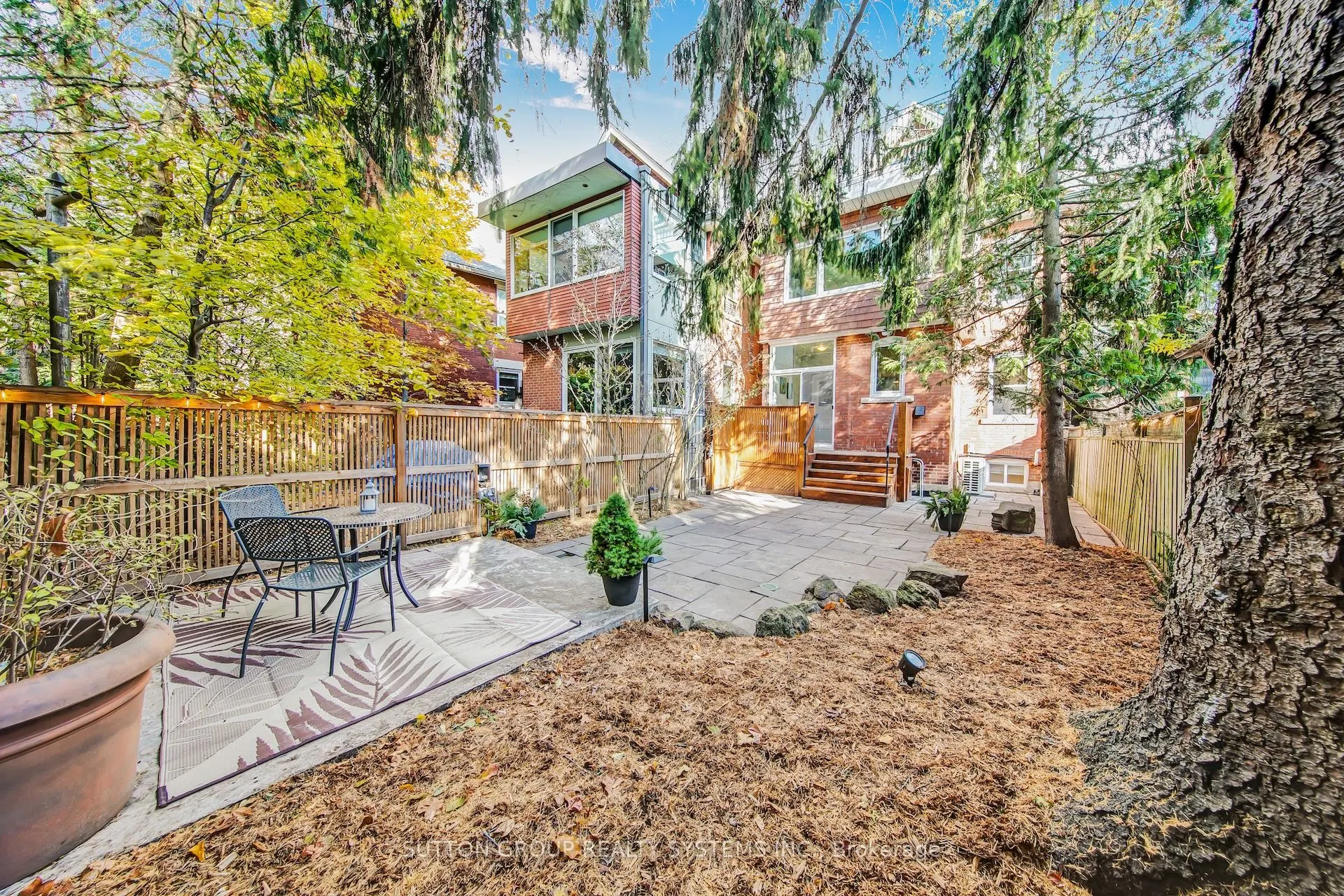 13 Evelyn Crescent