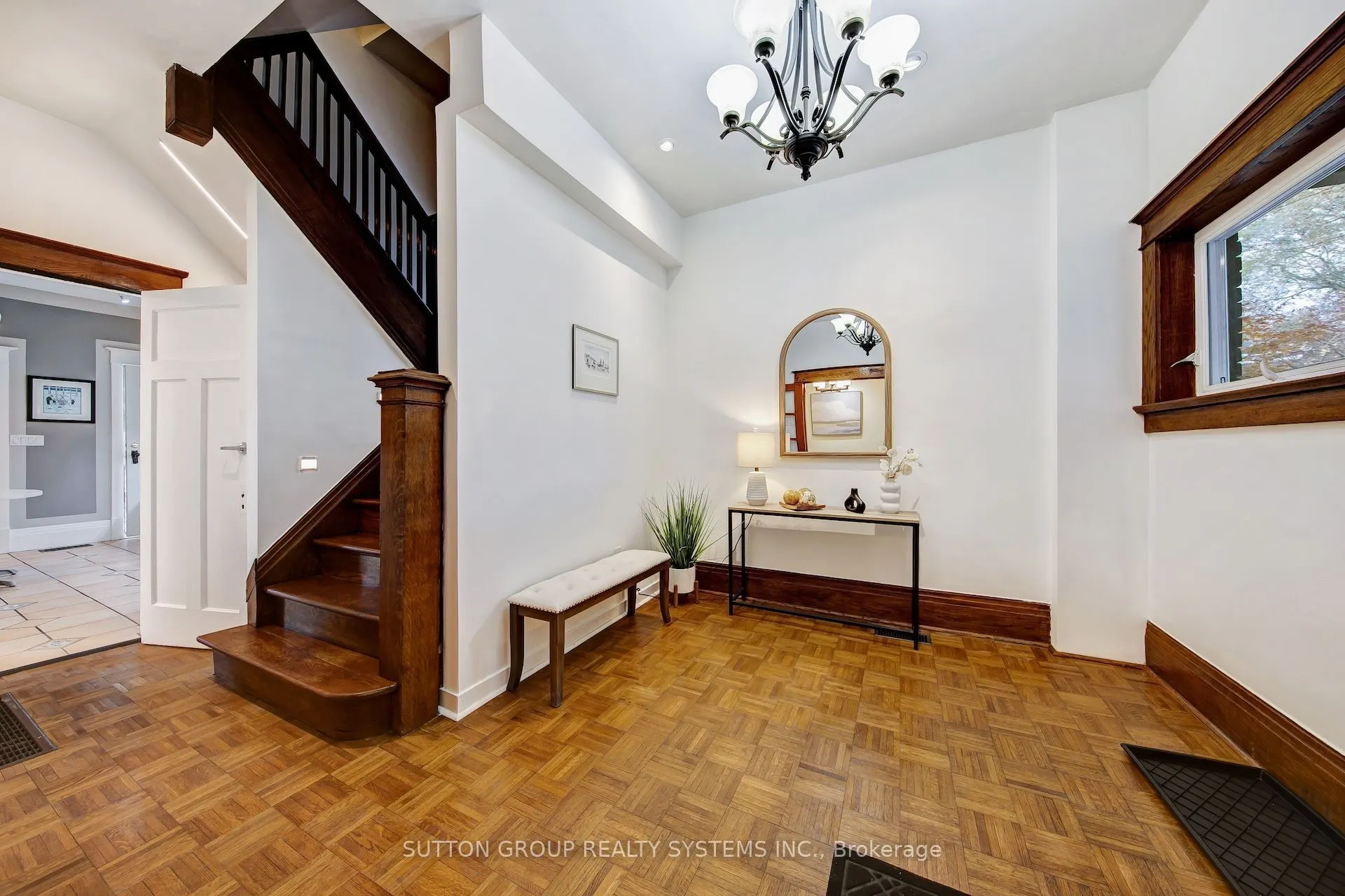 13 Evelyn Crescent