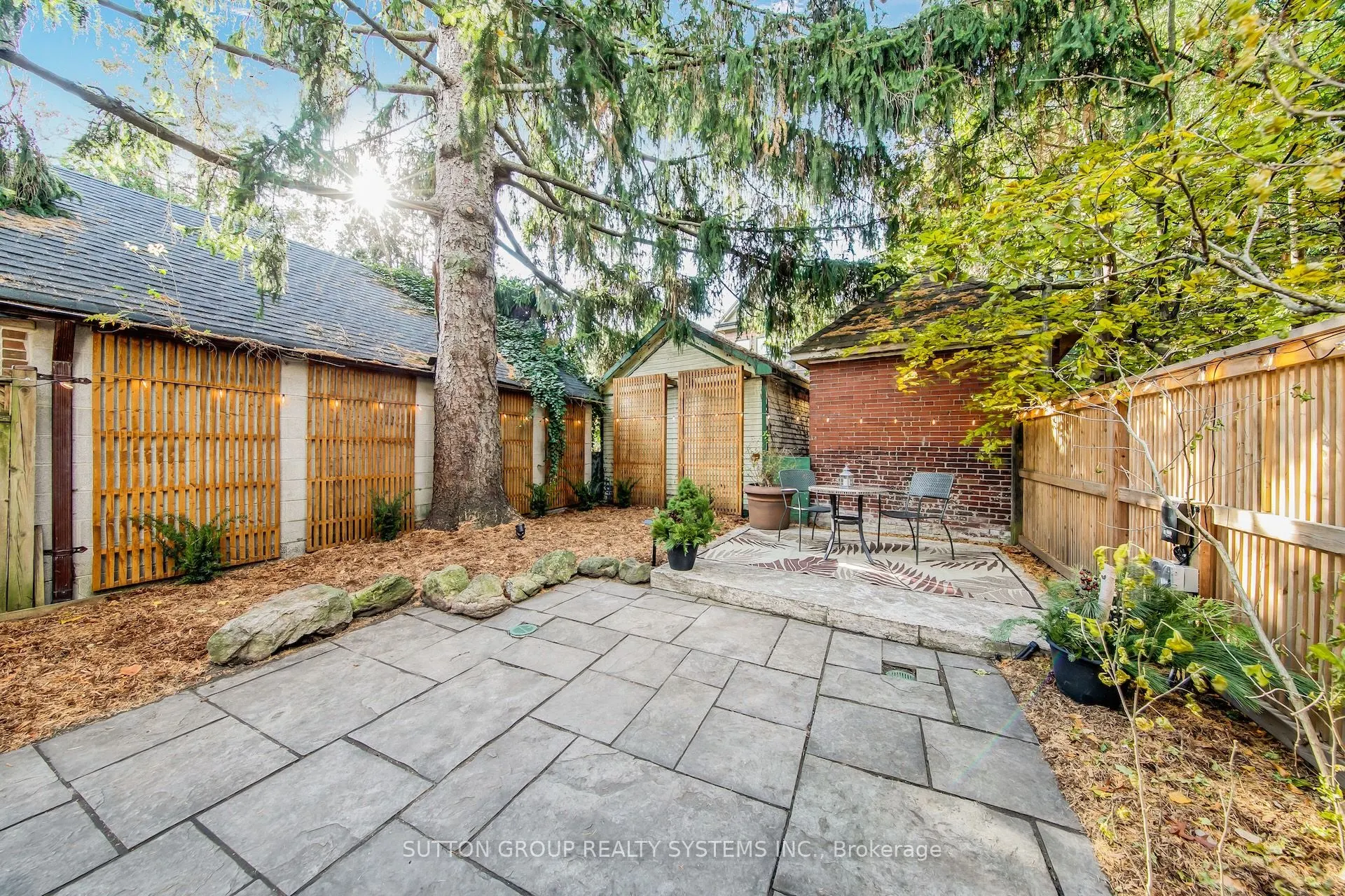 13 Evelyn Crescent