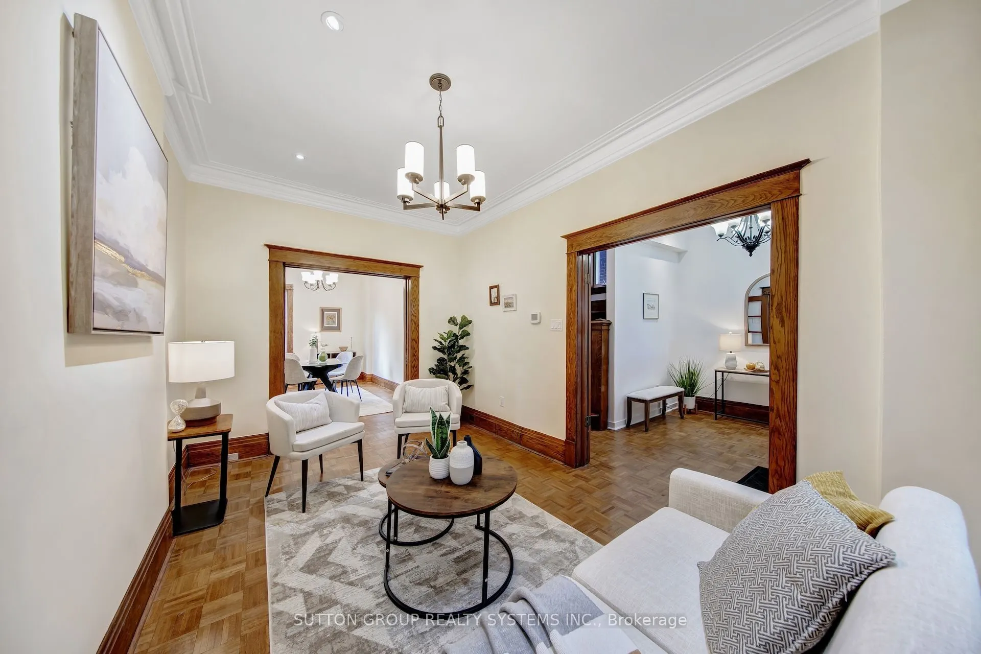 13 Evelyn Crescent