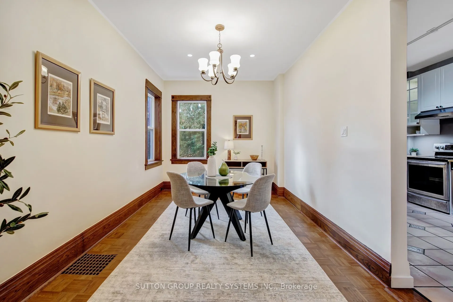 13 Evelyn Crescent