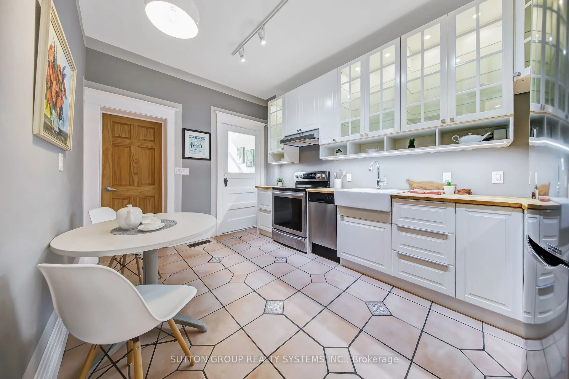13 Evelyn Crescent