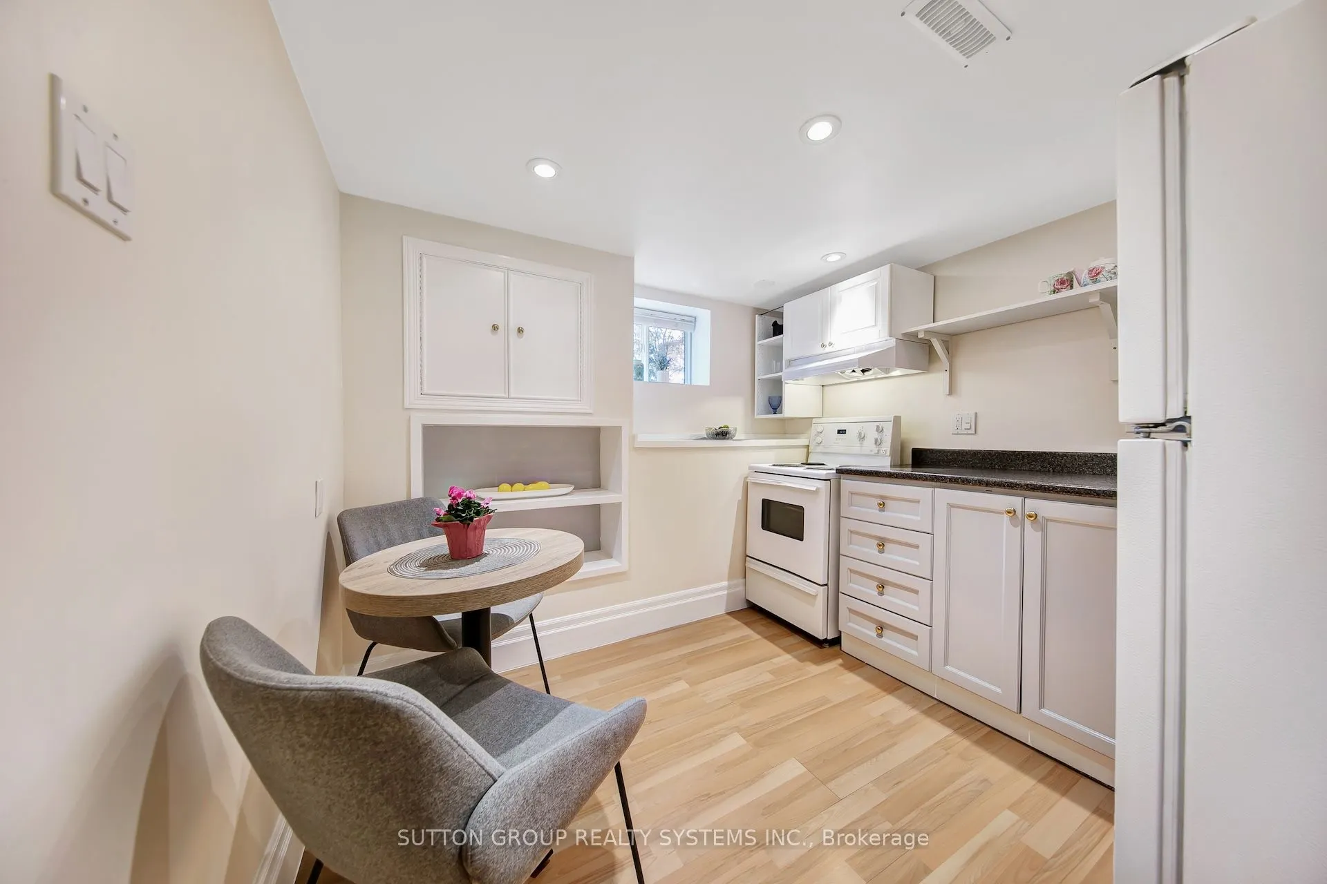13 Evelyn Crescent