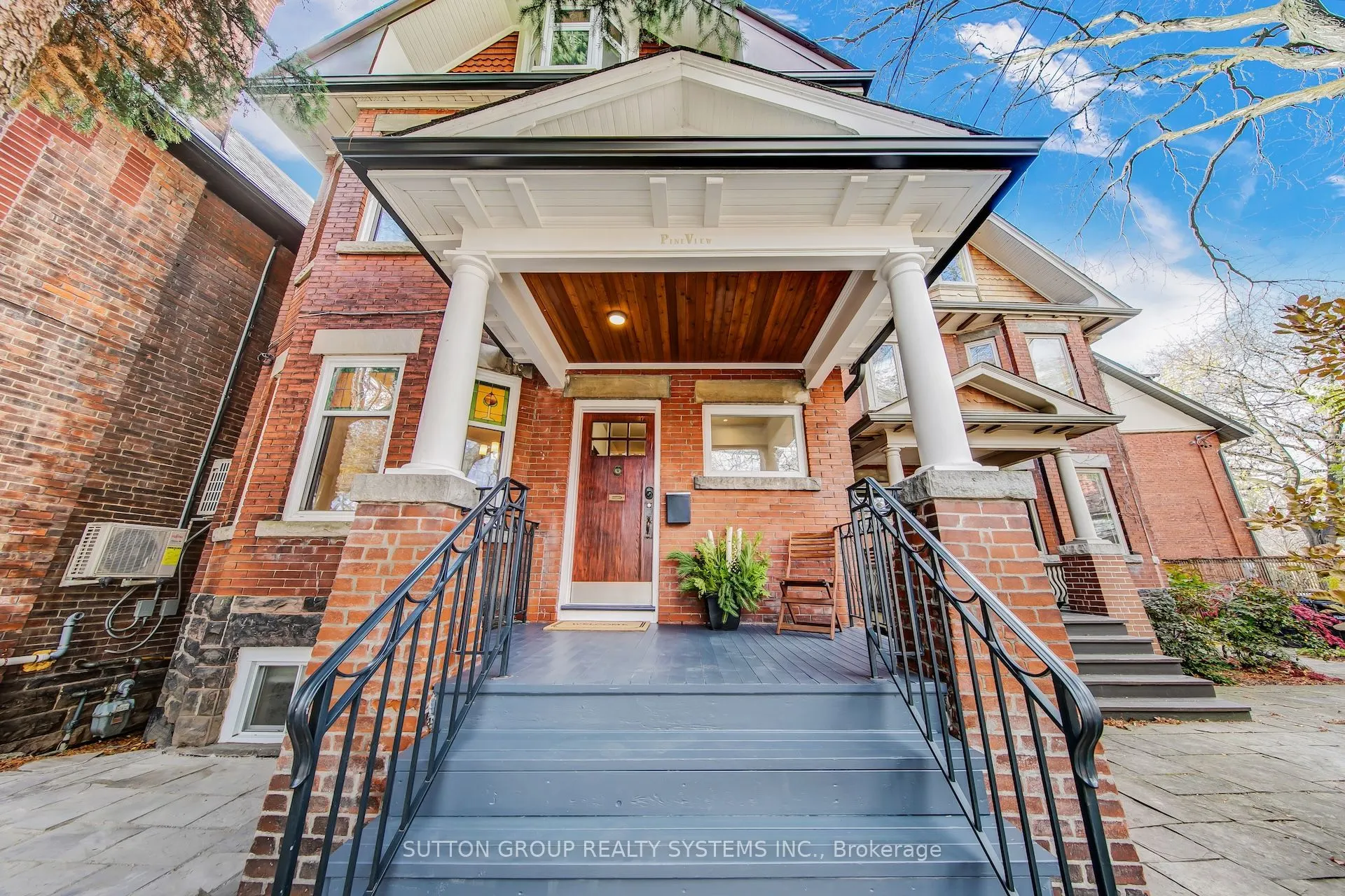 13 Evelyn Crescent