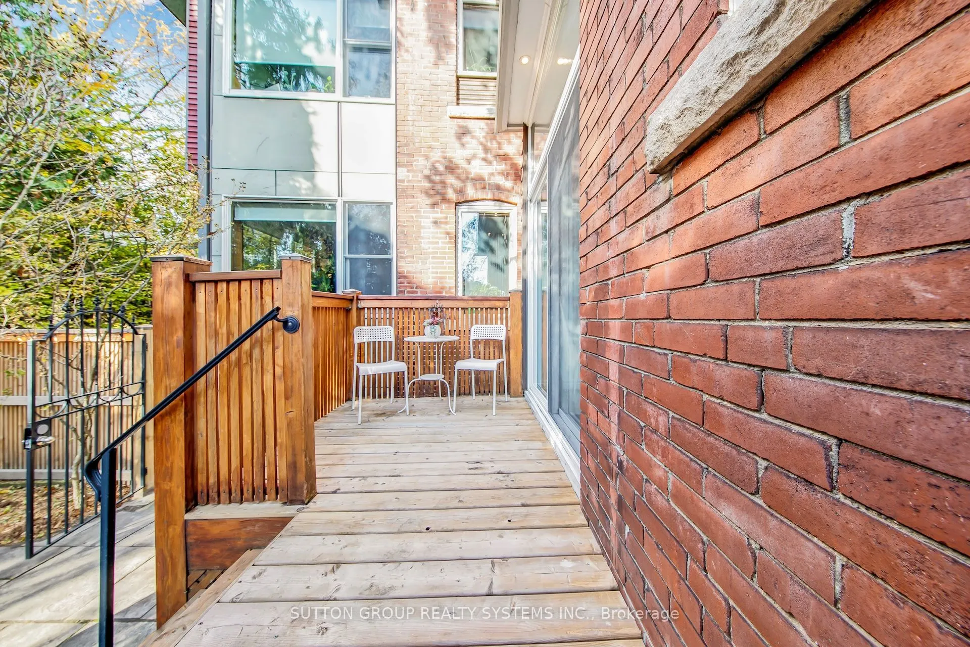 13 Evelyn Crescent