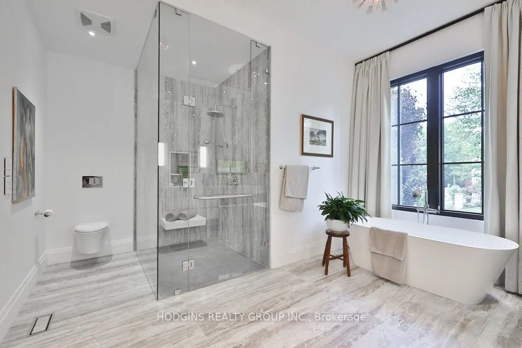 238 Mineola Road W