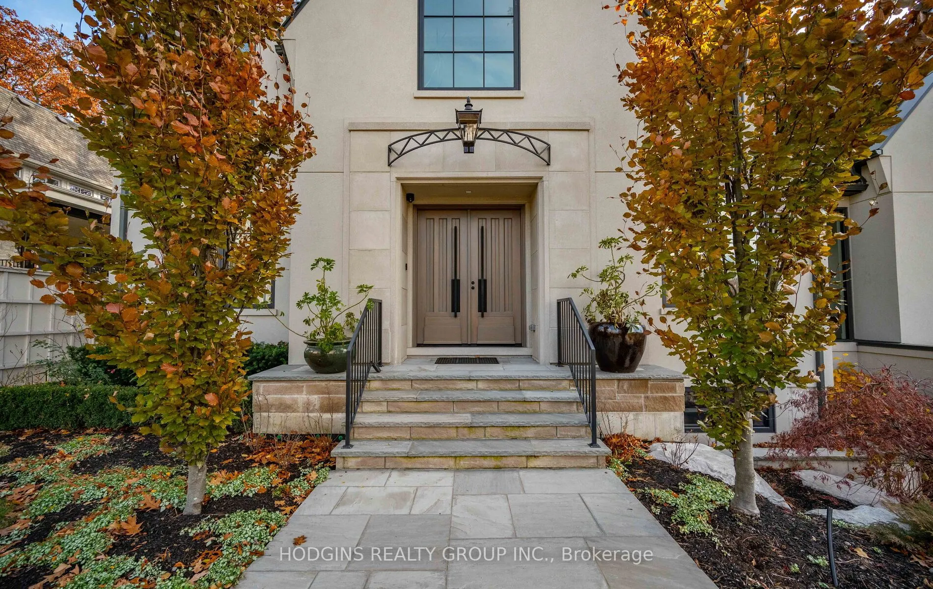 238 Mineola Road W