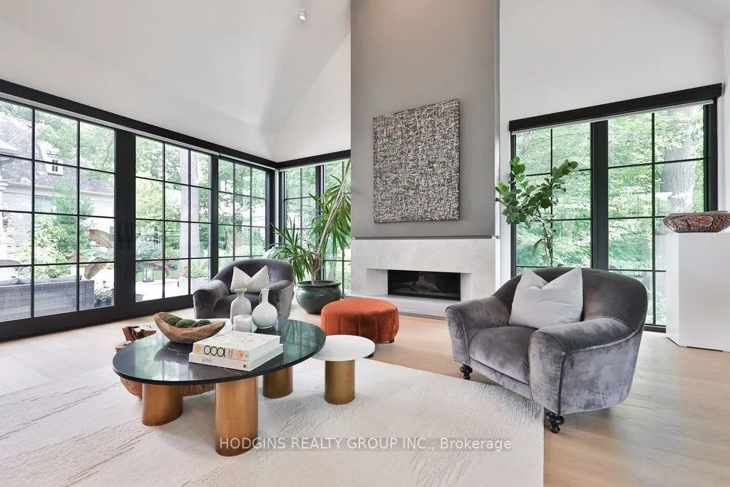 238 Mineola Road W