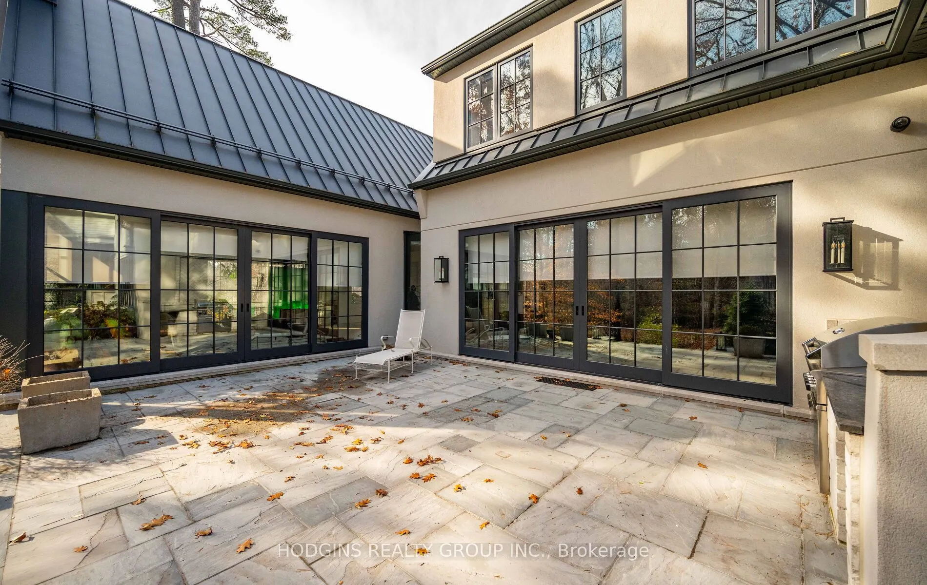 238 Mineola Road W