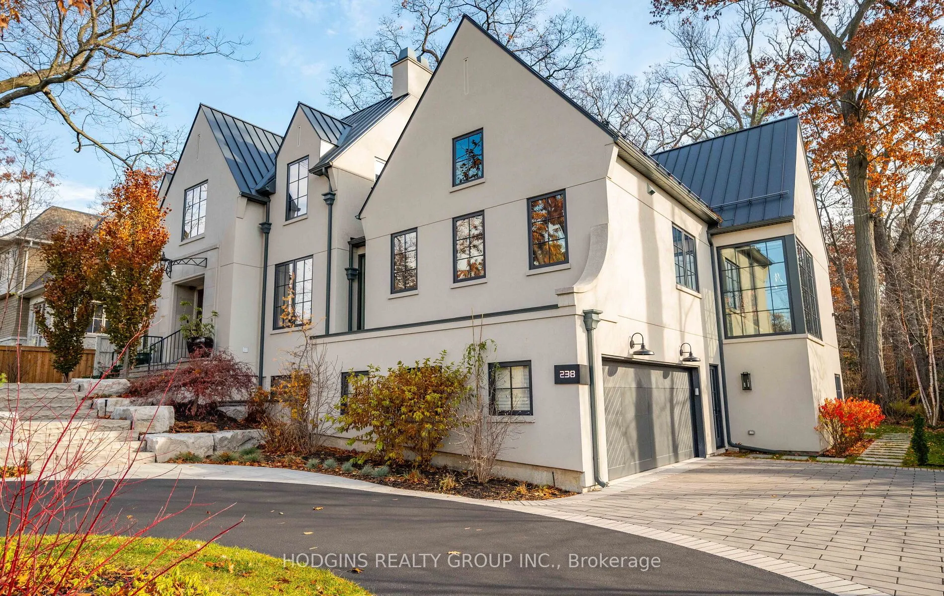 238 Mineola Road W