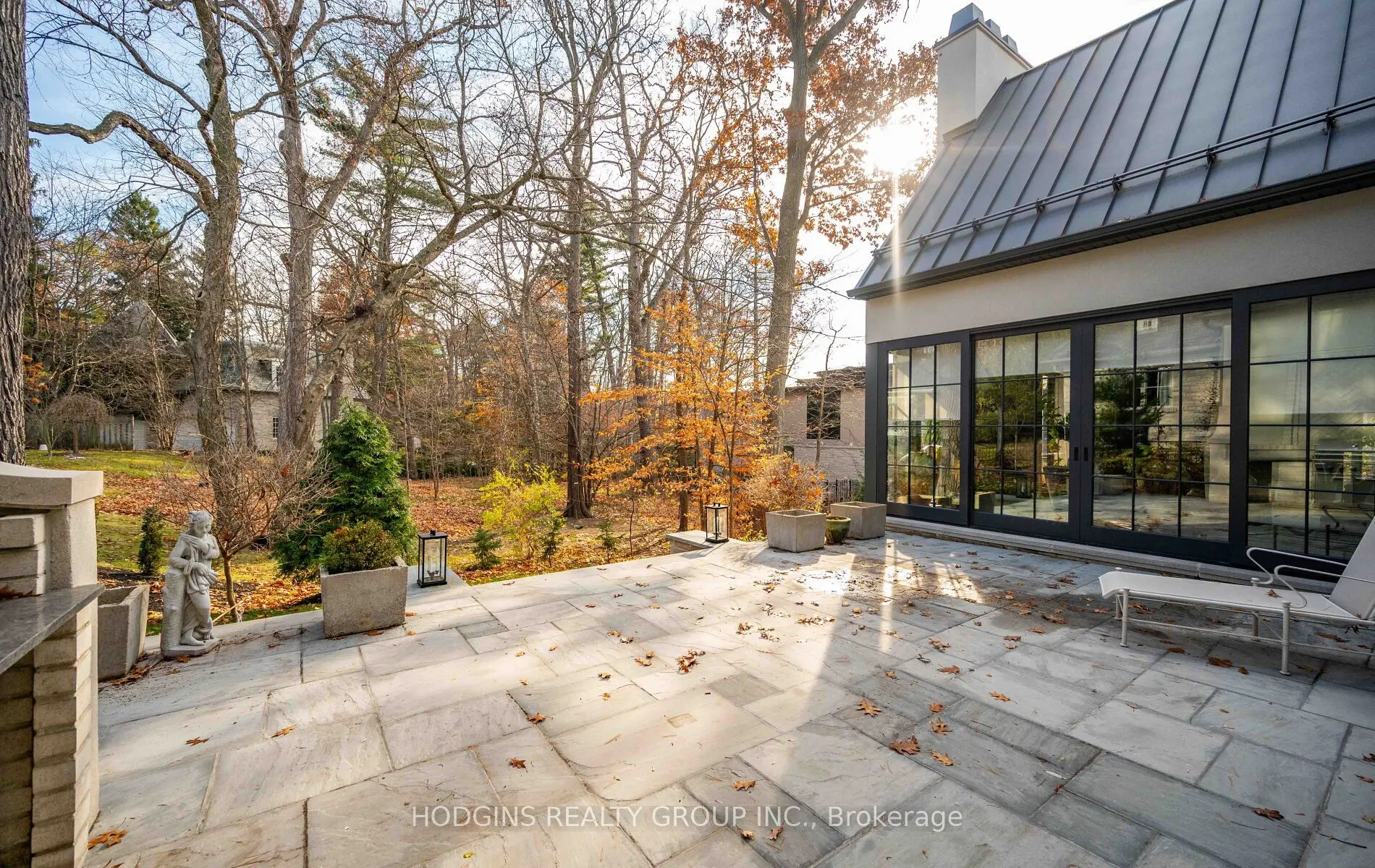 238 Mineola Road W
