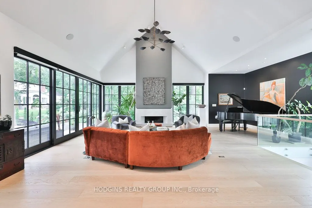 238 Mineola Road W