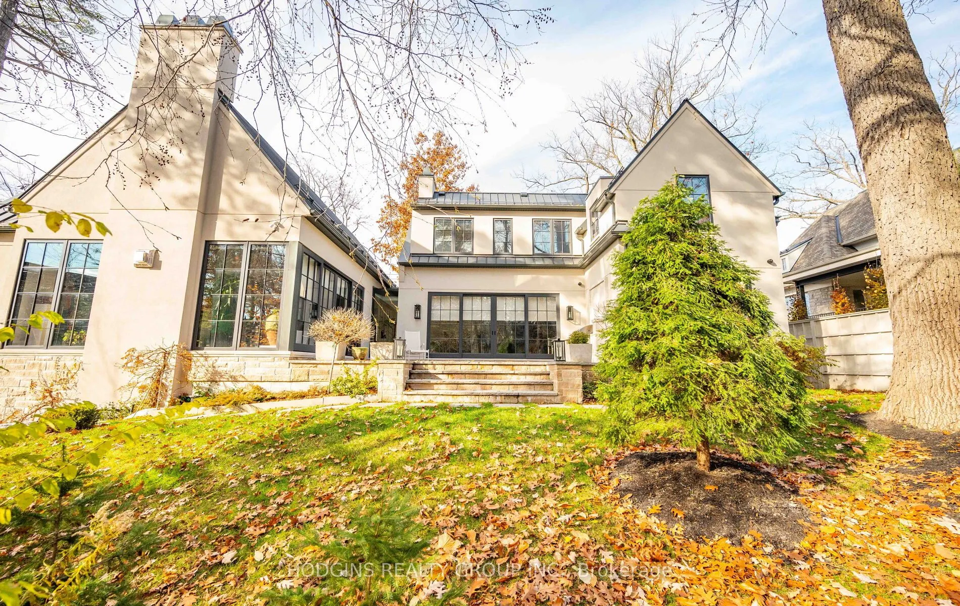 238 Mineola Road W