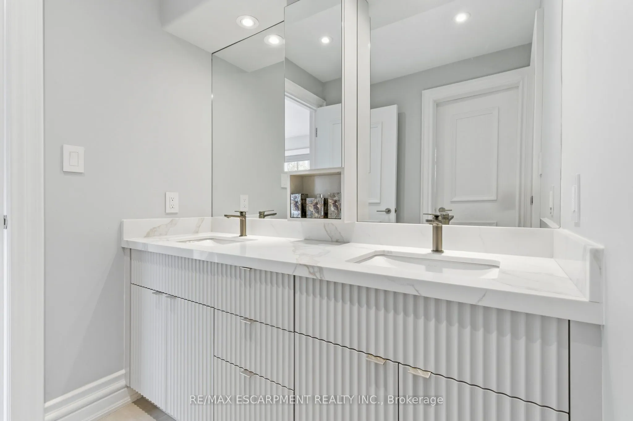 271 Oakhill Road