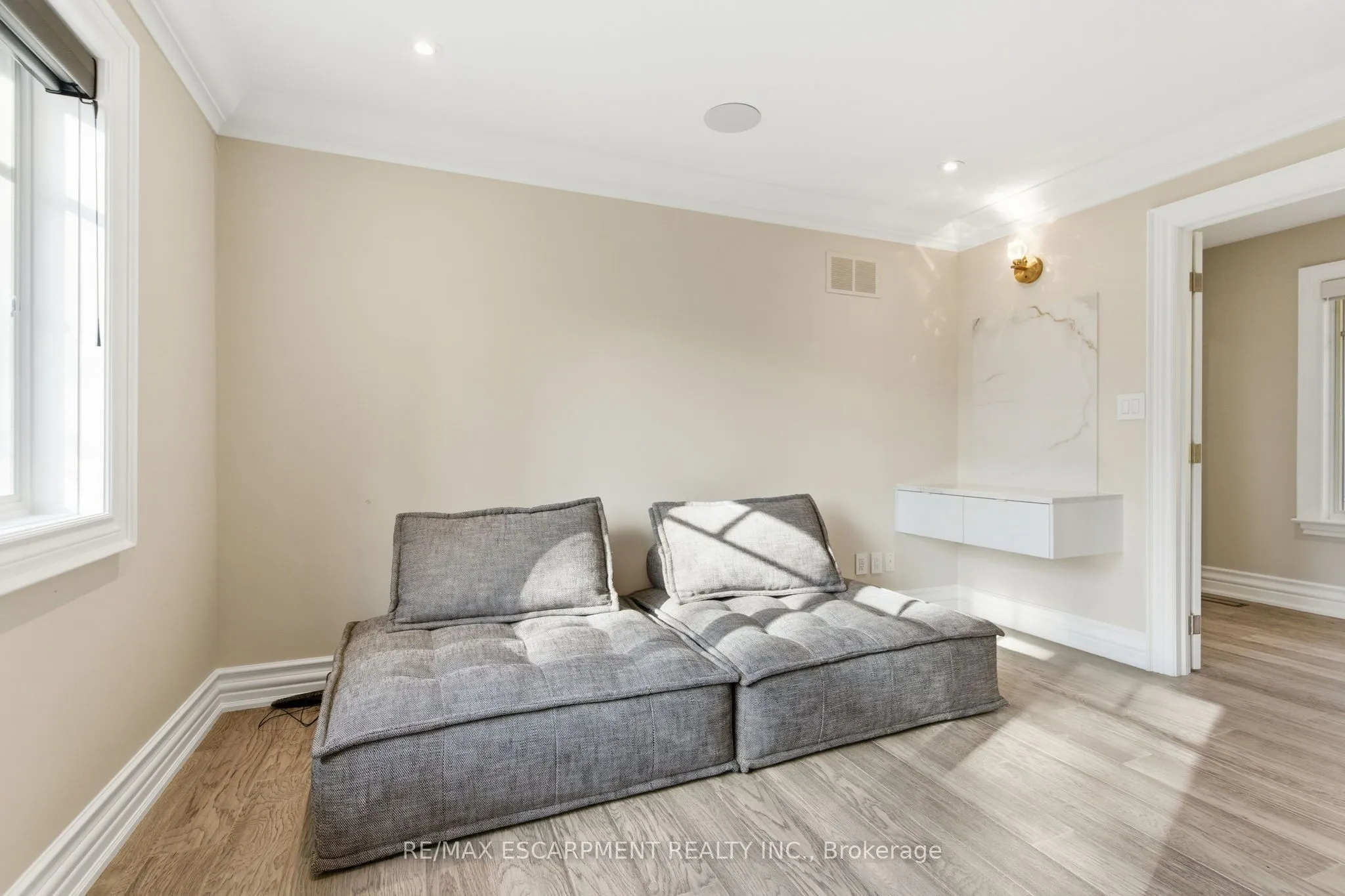 271 Oakhill Road