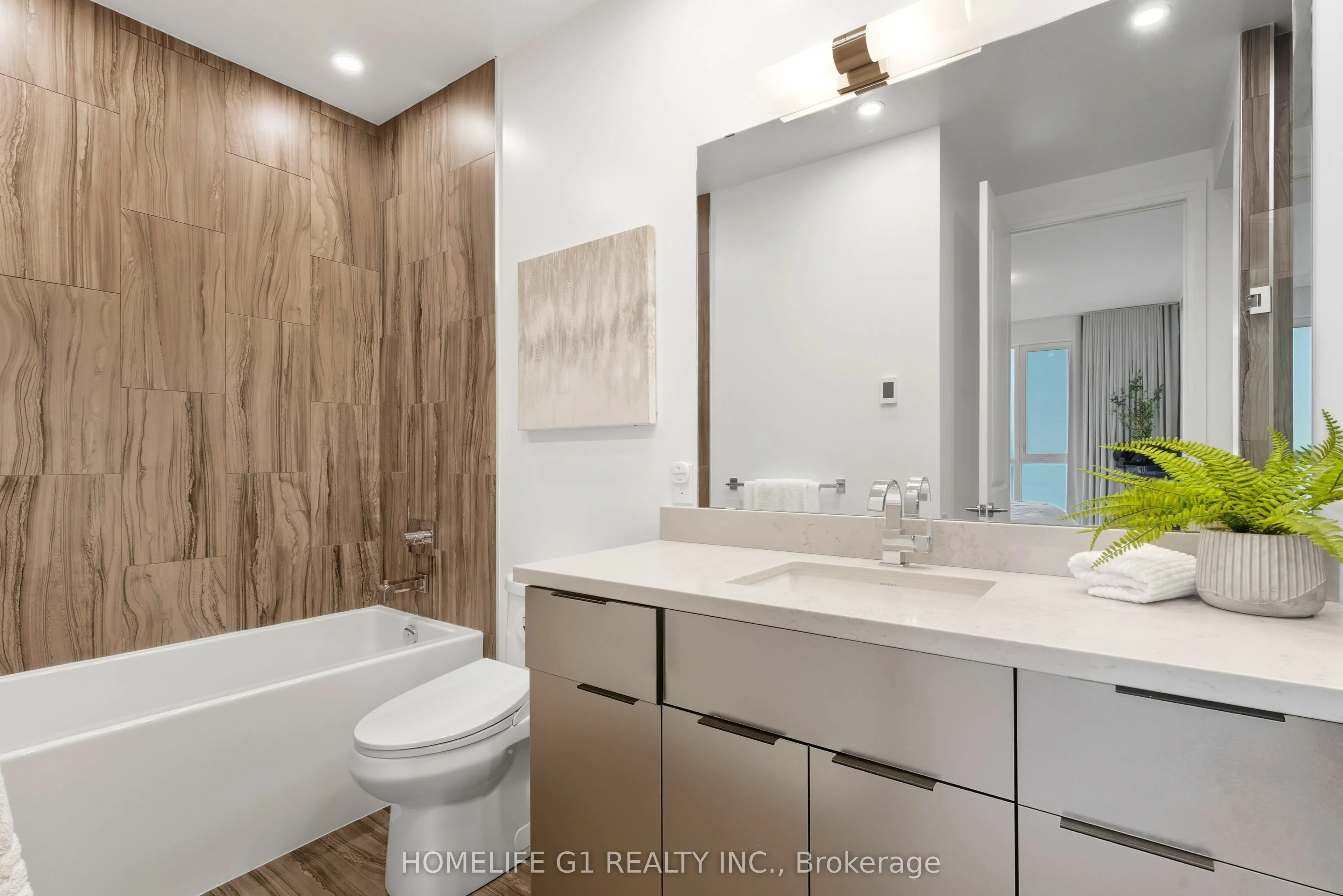 2007 James Street #2002