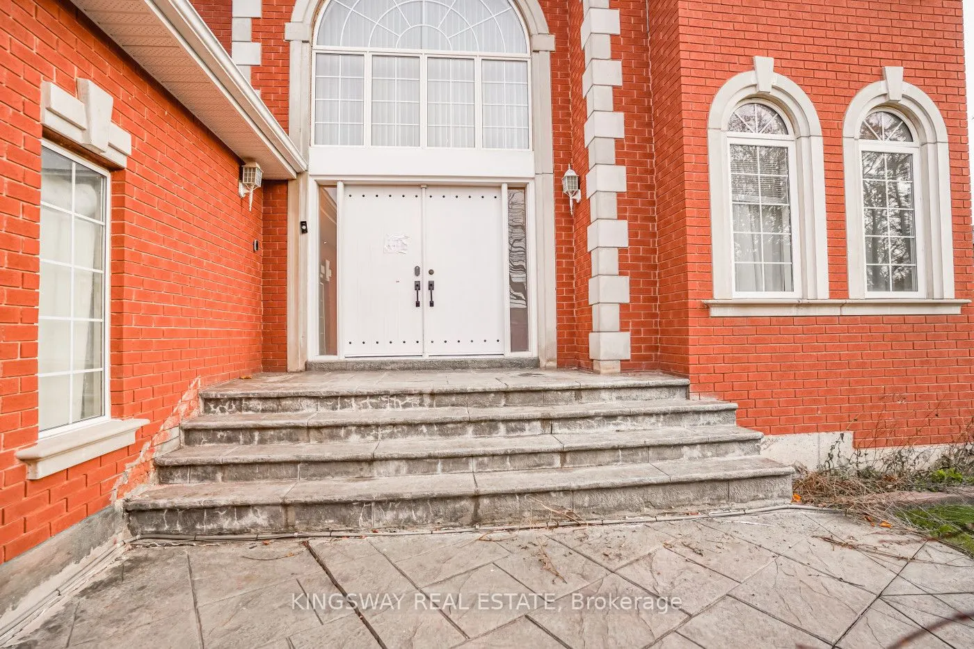 5969 Rayshaw Crescent