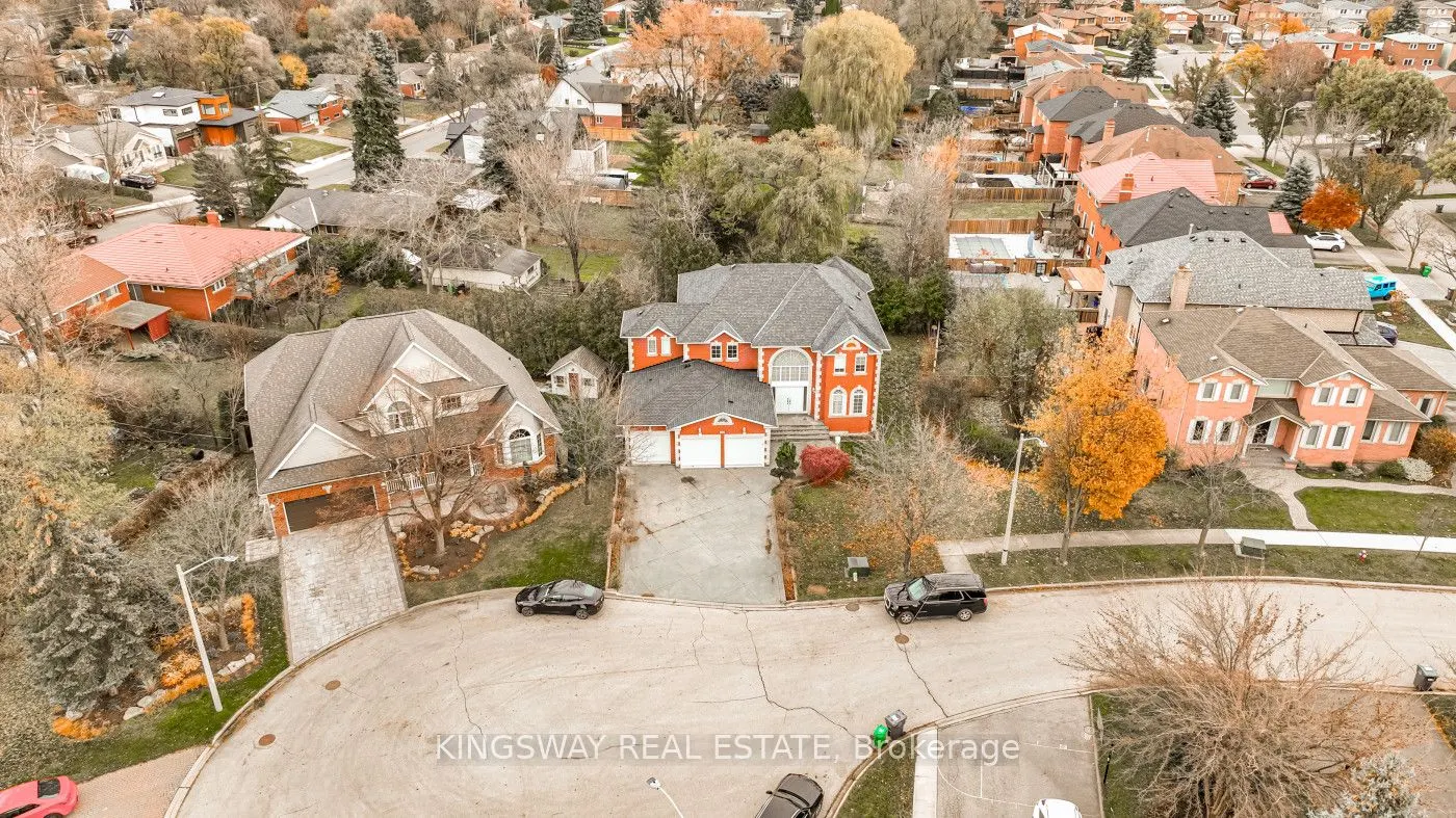5969 Rayshaw Crescent