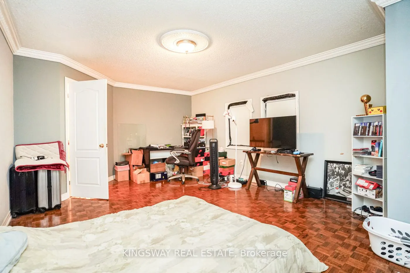 5969 Rayshaw Crescent