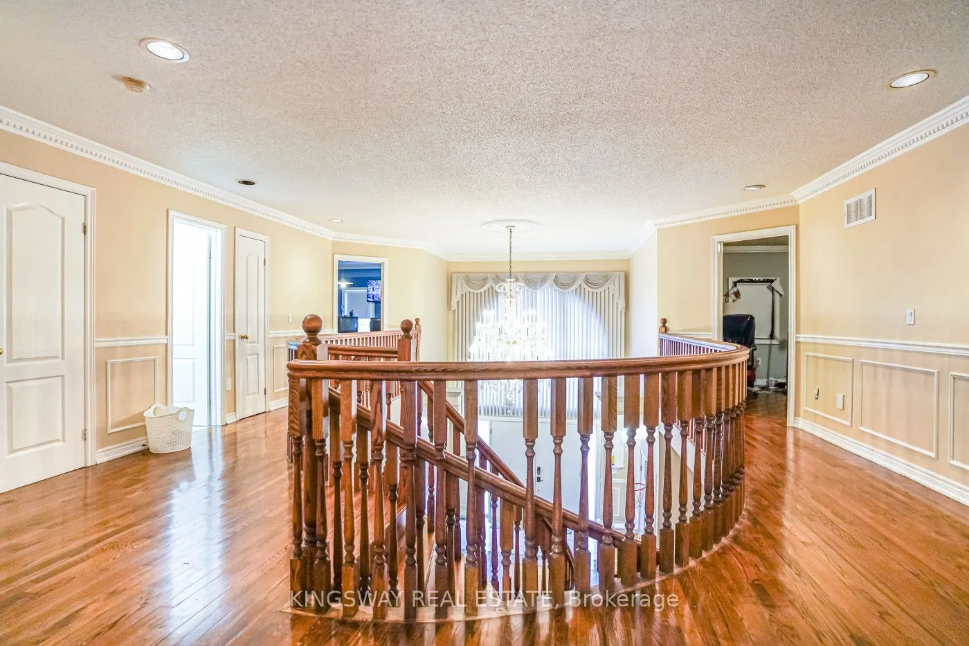 5969 Rayshaw Crescent