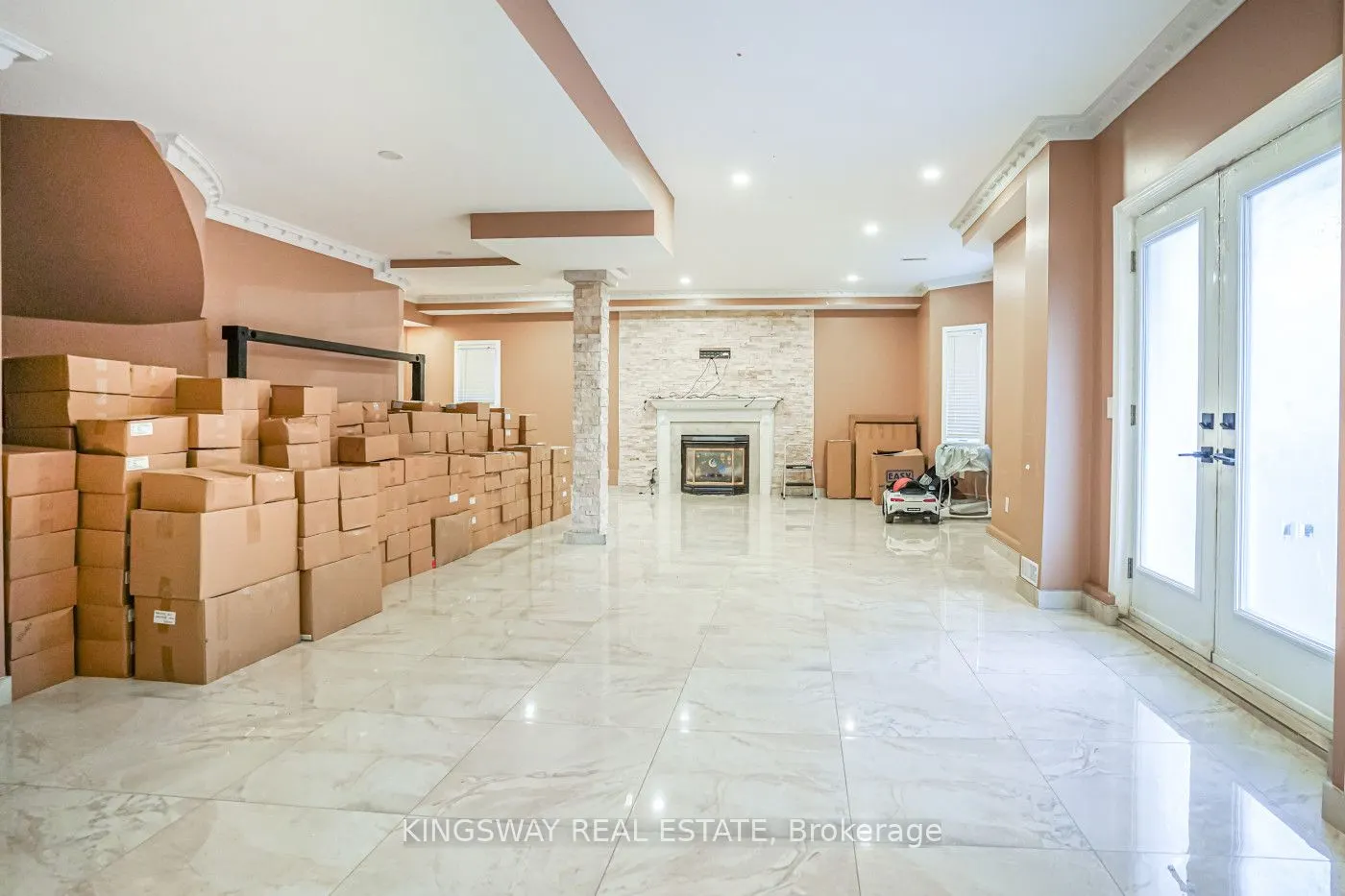 5969 Rayshaw Crescent