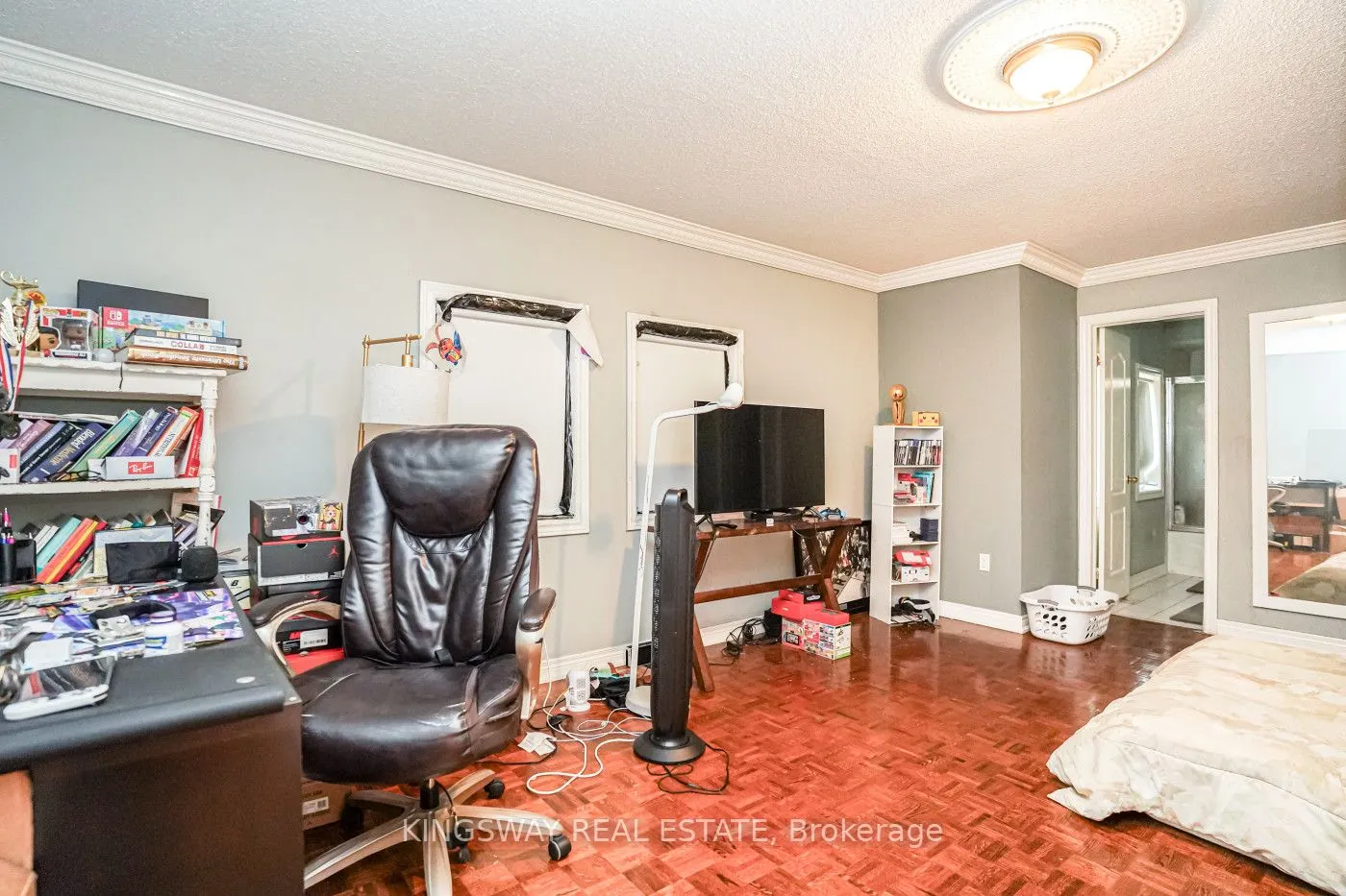 5969 Rayshaw Crescent