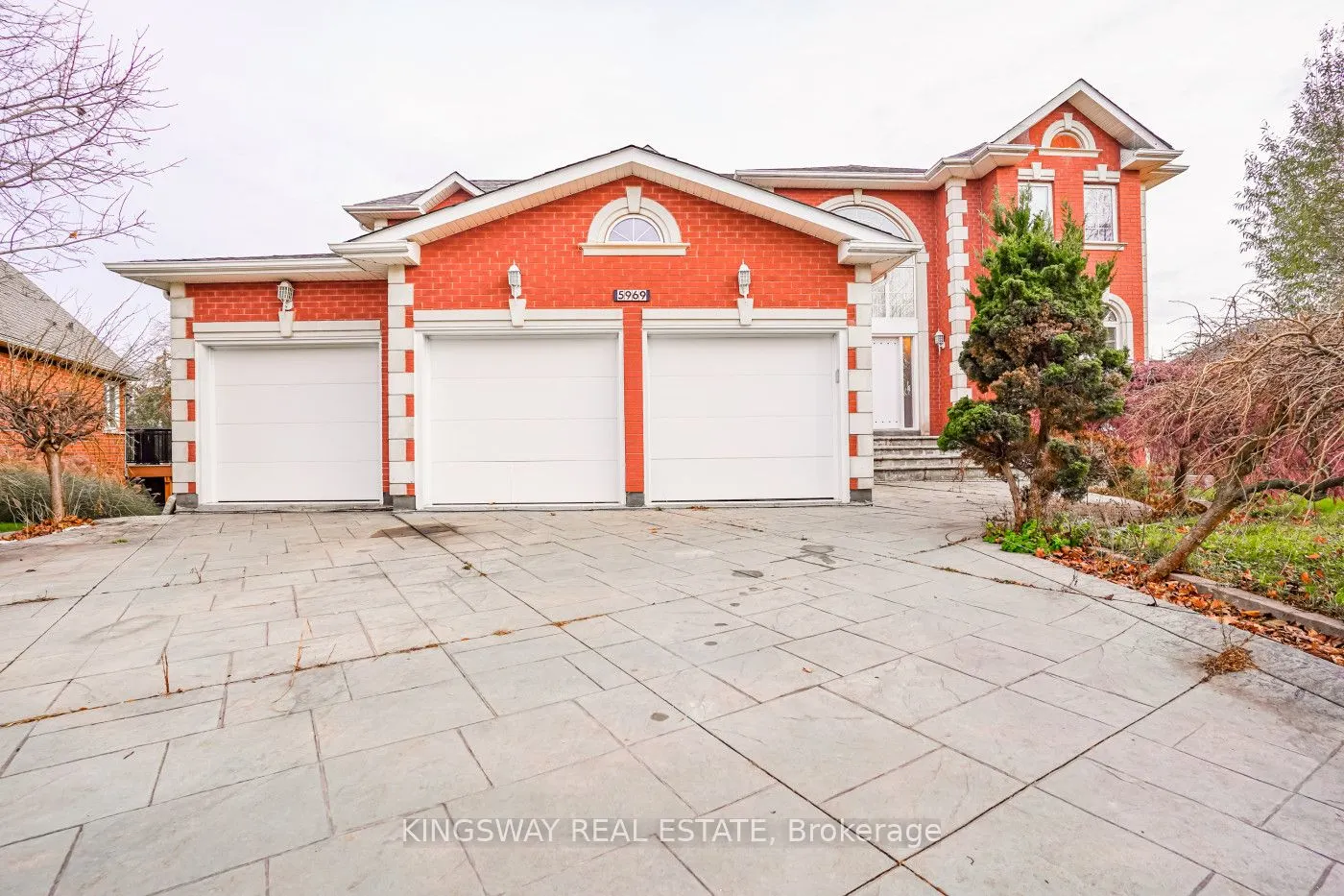 5969 Rayshaw Crescent