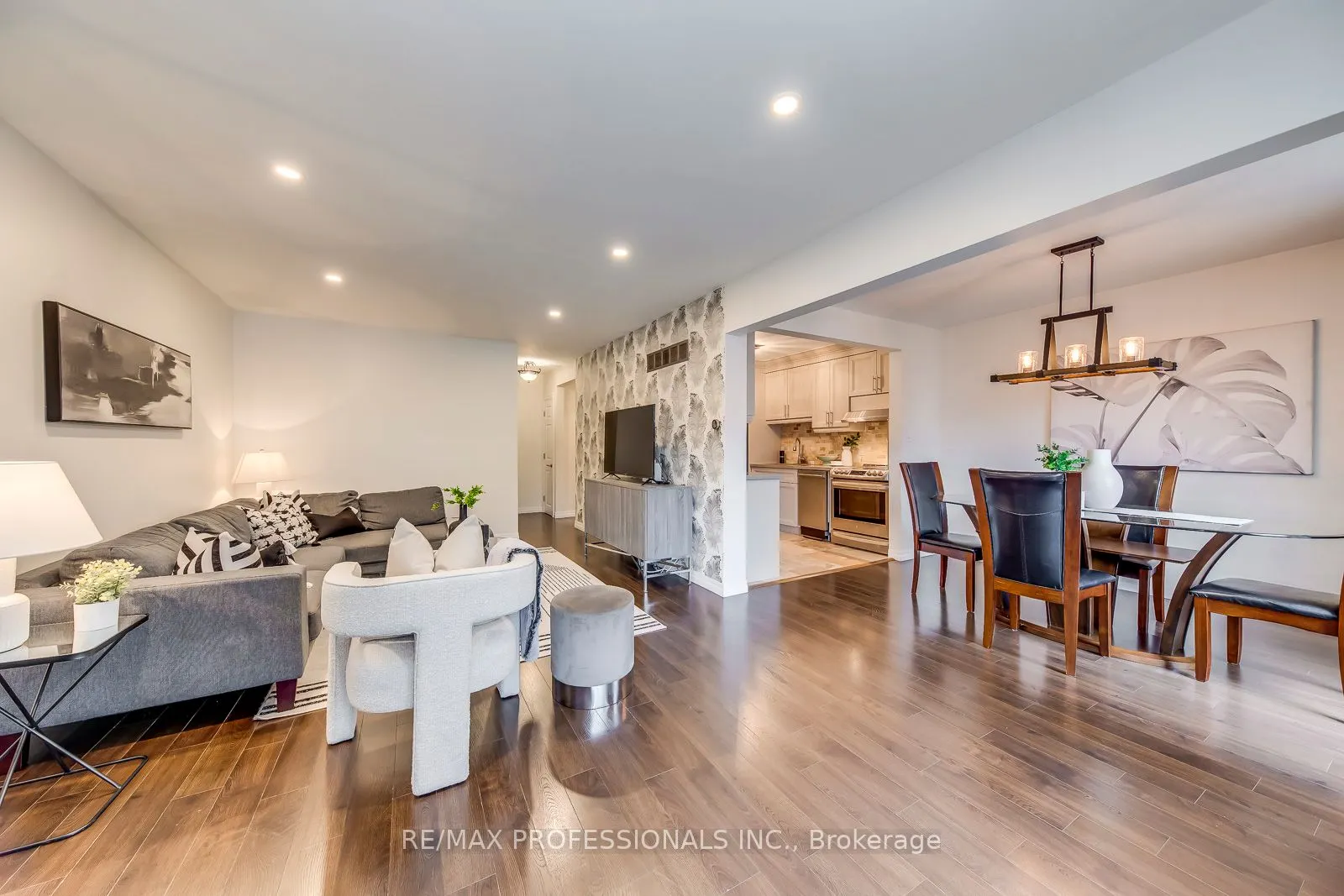 4345 Bloor Street W #51