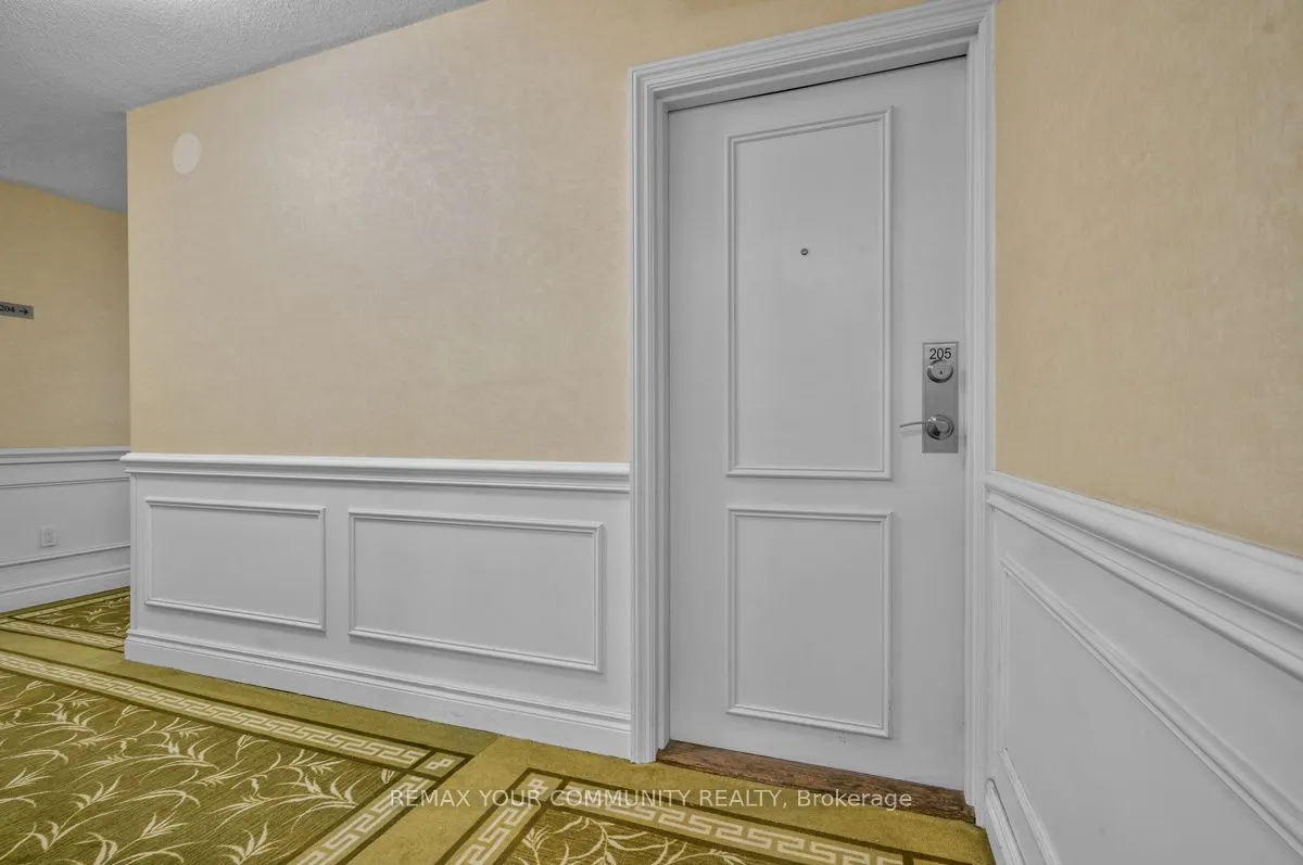 1535 Lakeshore Road E #205