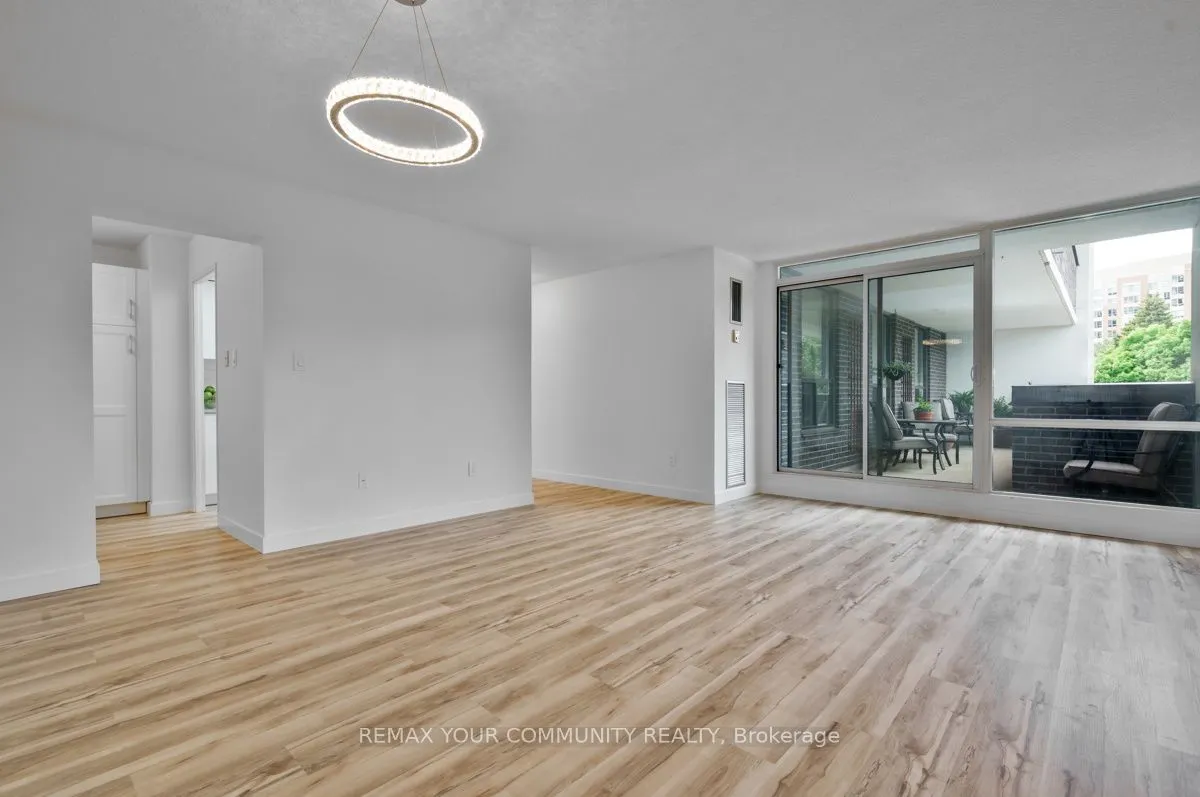 1535 Lakeshore Road E #205