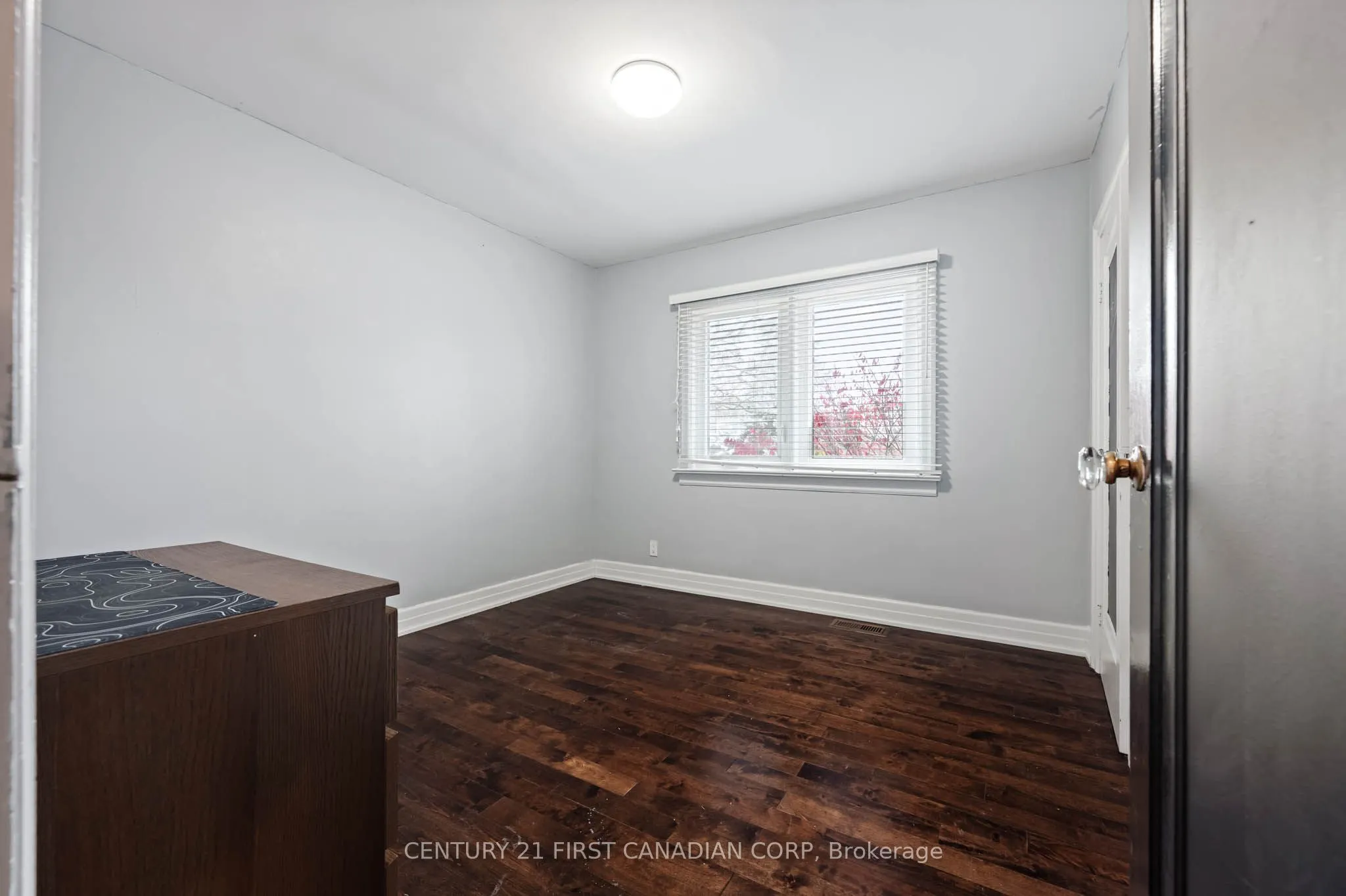 37 Mclaughlin Road N