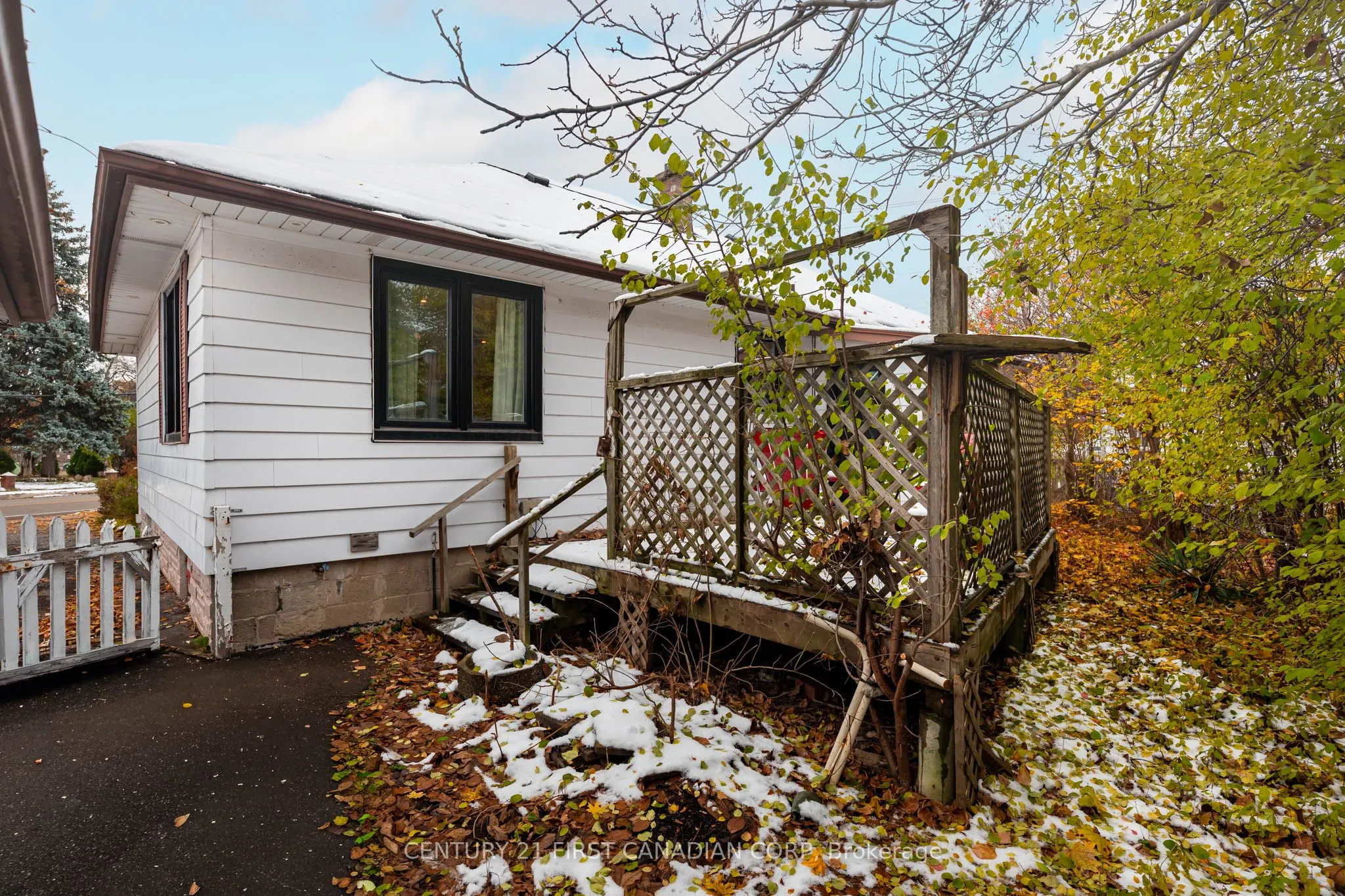 37 Mclaughlin Road N
