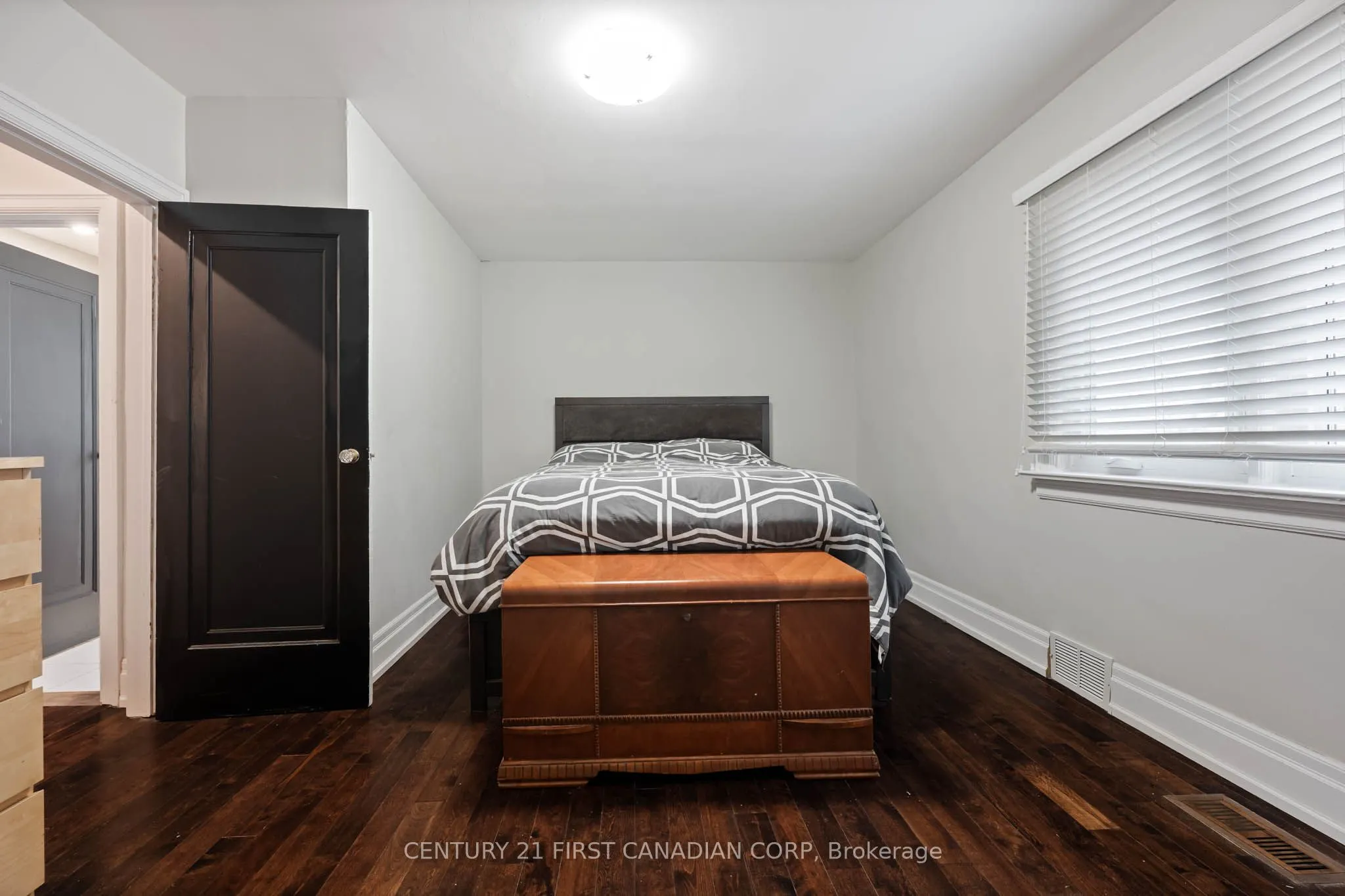 37 Mclaughlin Road N